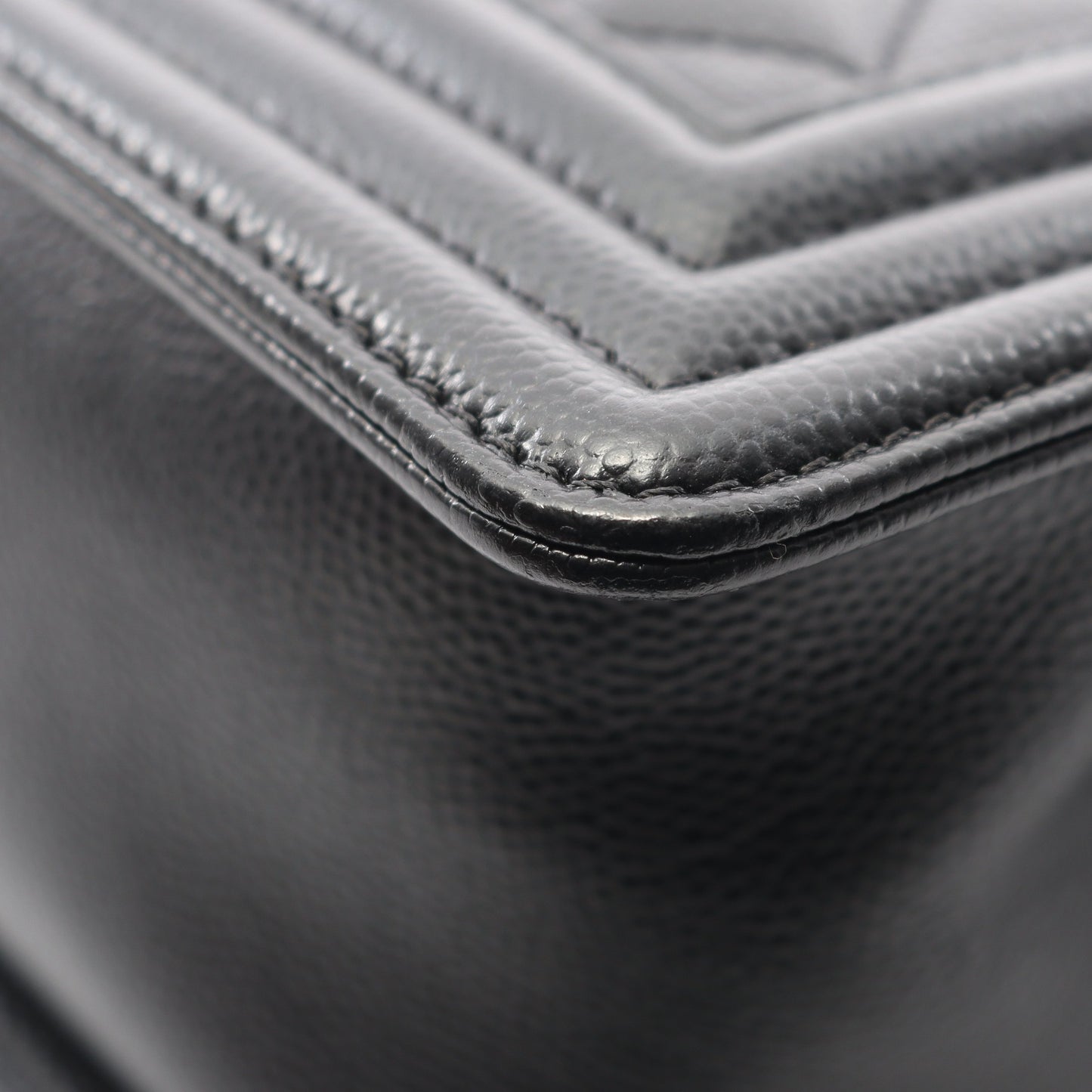 ボーイシャネル チェーンショルダーバッグ キャビアスキン ブラック アンティークシルバー金具 シャネル