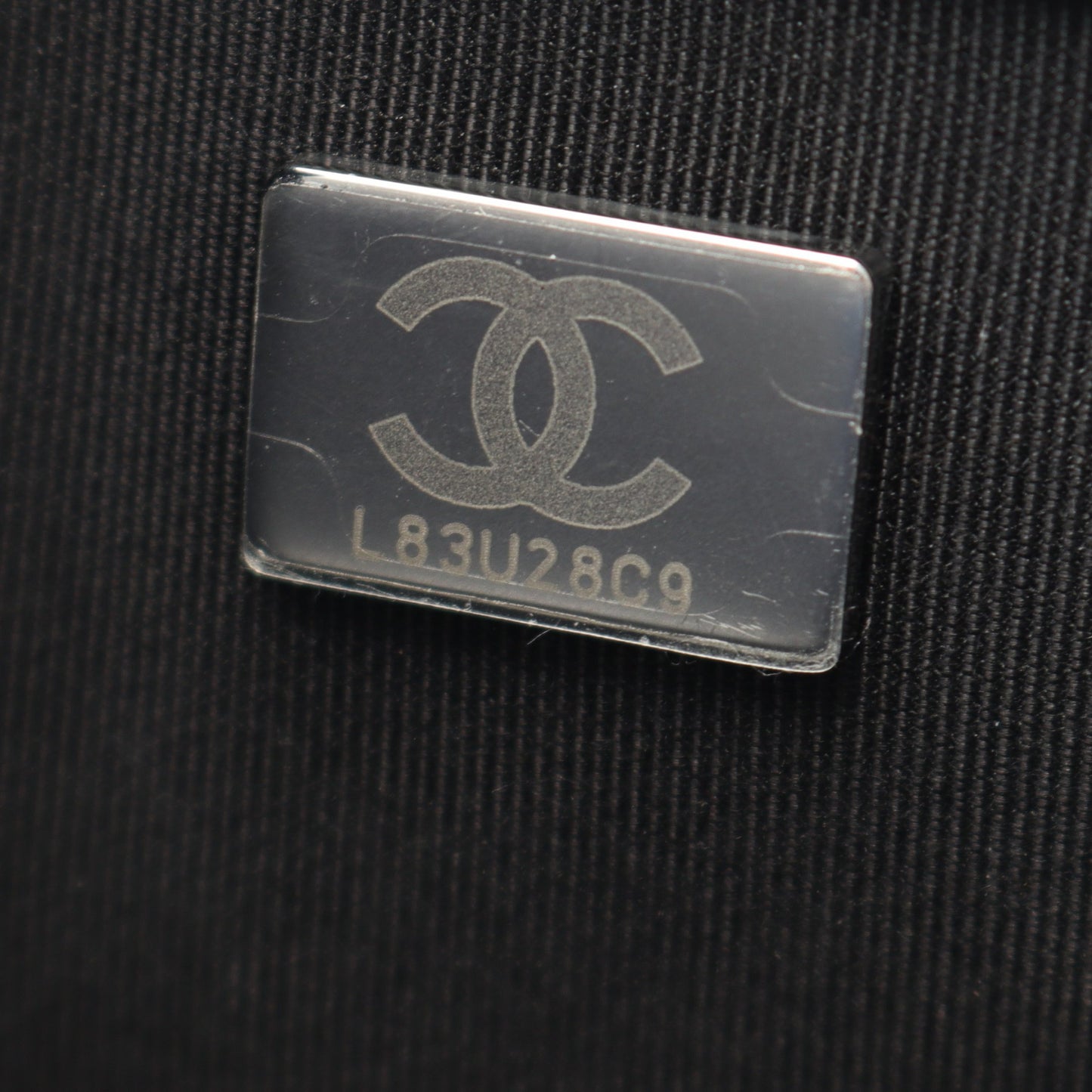 ボーイシャネル チェーンショルダーバッグ キャビアスキン ブラック アンティークシルバー金具 シャネル