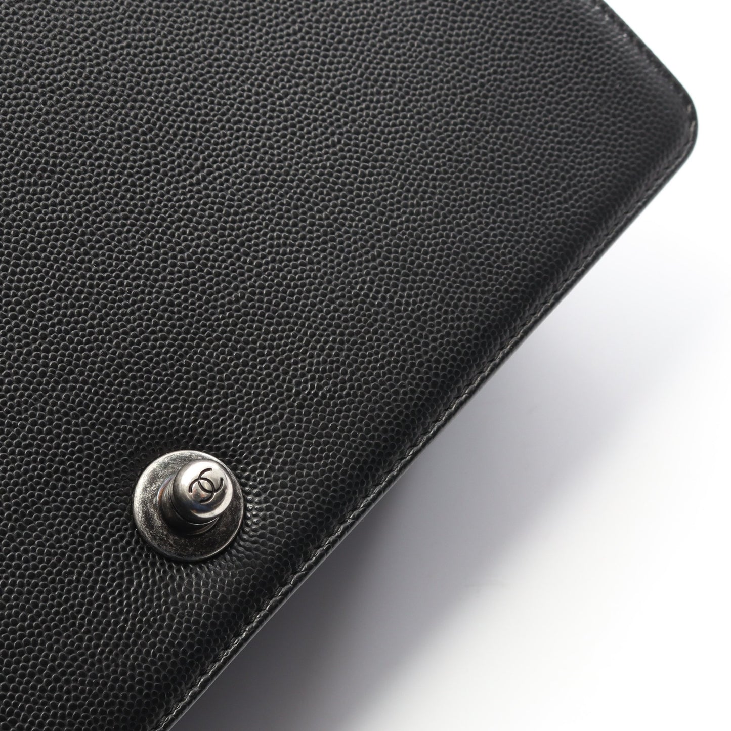 ボーイシャネル チェーンショルダーバッグ キャビアスキン ブラック アンティークシルバー金具 シャネル