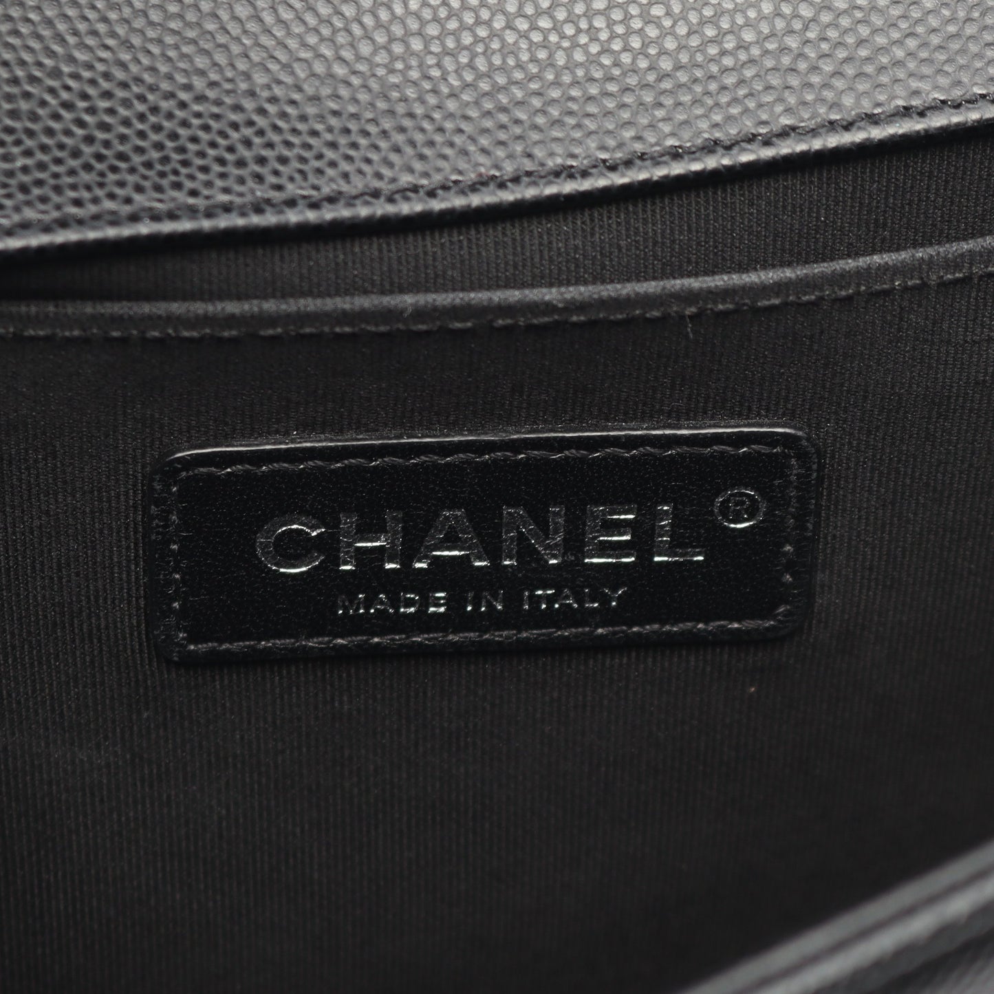 ボーイシャネル チェーンショルダーバッグ キャビアスキン ブラック アンティークシルバー金具 シャネル