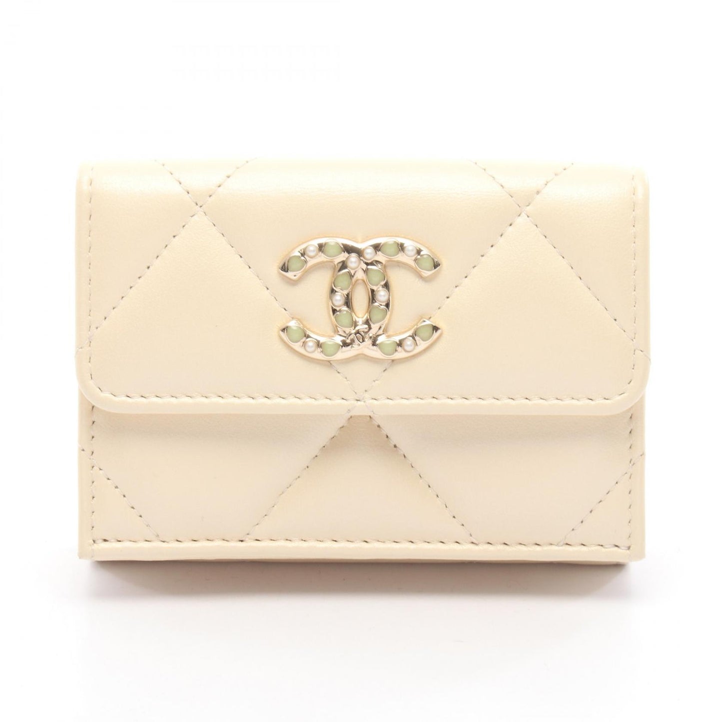 マトラッセ 三つ折り財布 レザー アイボリー ゴールド金具 シャネル 財布・小物 CHANEL