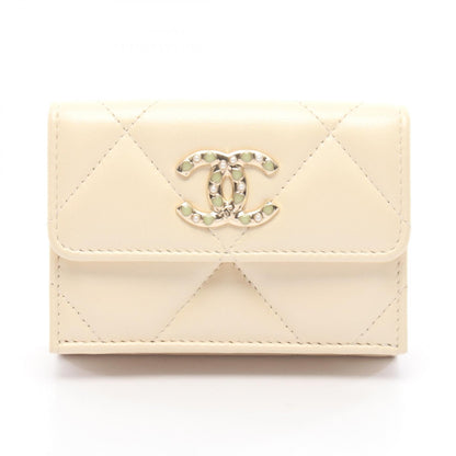 マトラッセ 三つ折り財布 レザー アイボリー ゴールド金具 シャネル 財布・小物 CHANEL