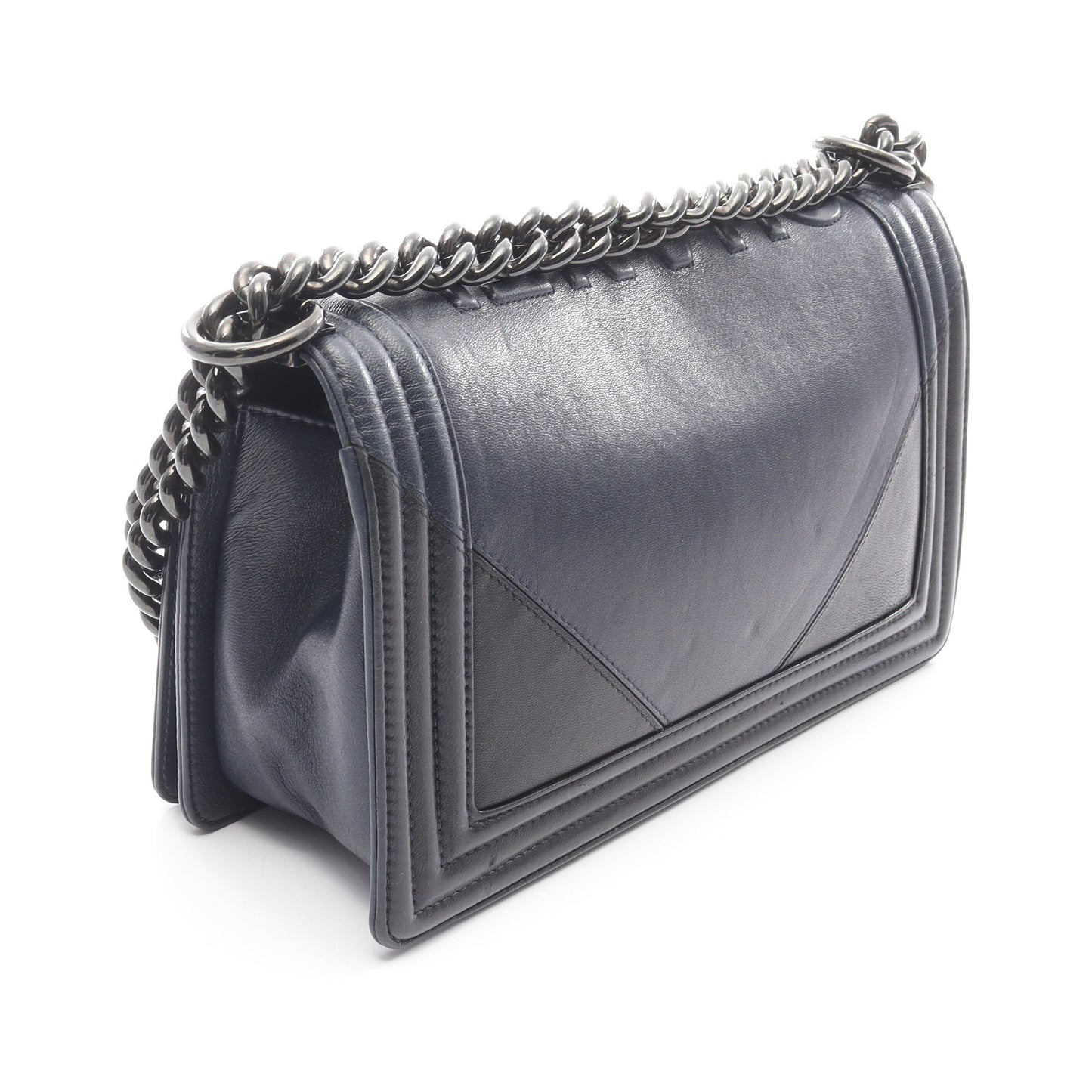 ボーイシャネル エンボスロゴ チェーンショルダーバッグ ラムスキン ネイビー ブラック ブラック金具 シャネル バッグ CHANEL