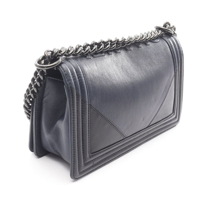ボーイシャネル エンボスロゴ チェーンショルダーバッグ ラムスキン ネイビー ブラック ブラック金具 シャネル バッグ CHANEL