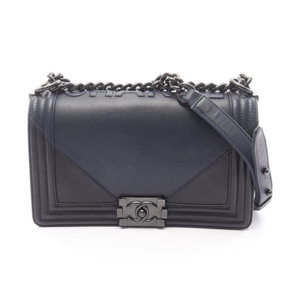 ボーイシャネル エンボスロゴ チェーンショルダーバッグ ラムスキン ネイビー ブラック ブラック金具 シャネル バッグ CHANEL