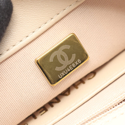 マトラッセ スモールフラップバッグ チェーンショルダーバッグ ラムスキン ライトベージュ ゴールド金具 シャネル バッグ CHANEL