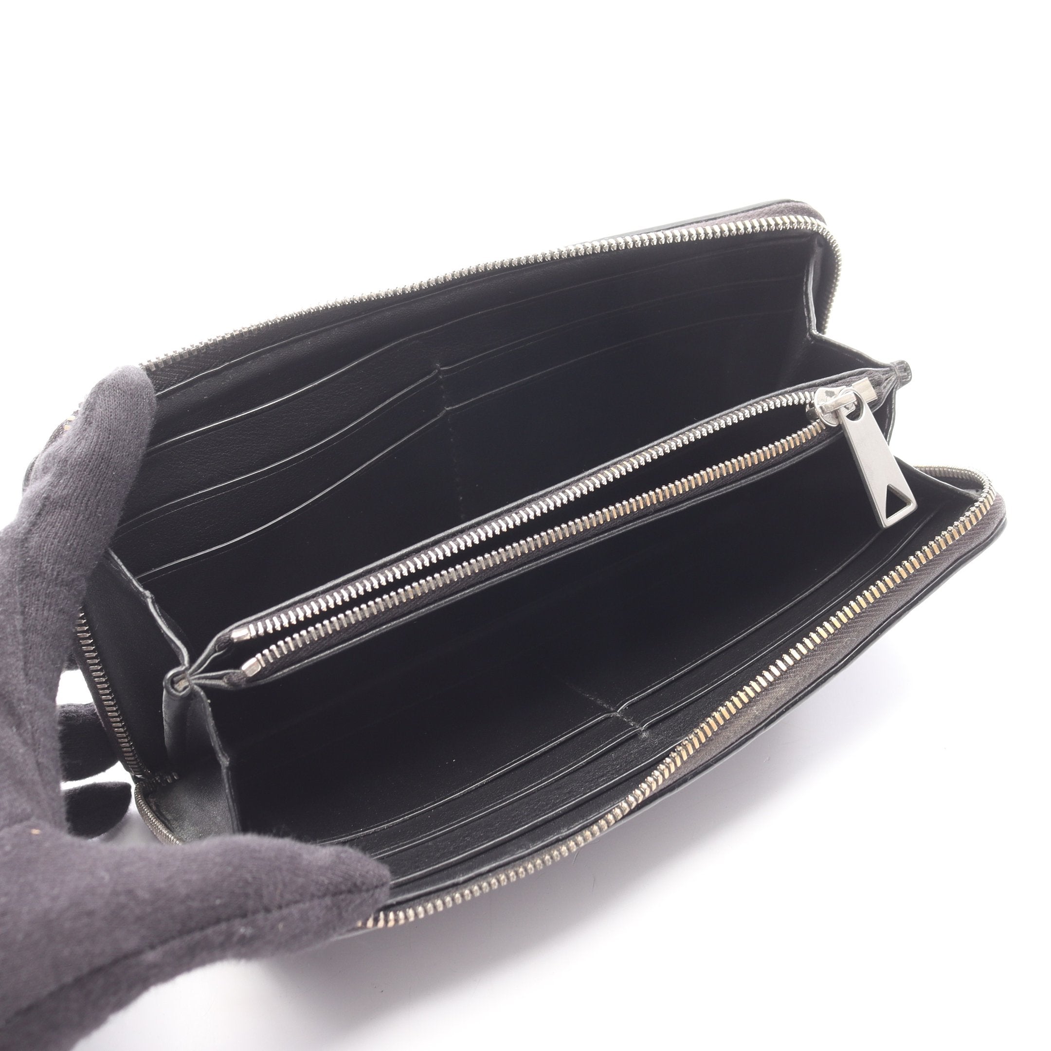 Bottega Veneta ブラックレザー イントレチャート 長財布 【公式通販】