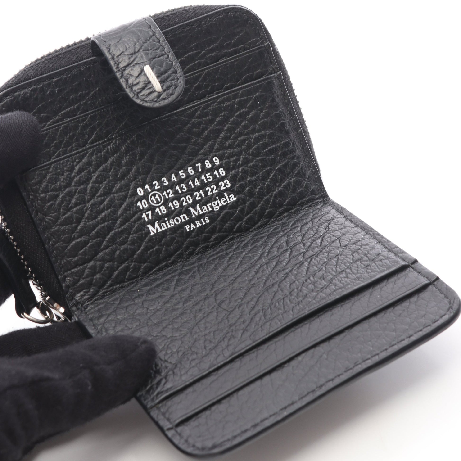ラウンドファスナー財布 レザー ブラック メゾンマルジェラ11 財布・小物 Maison Margiela 11