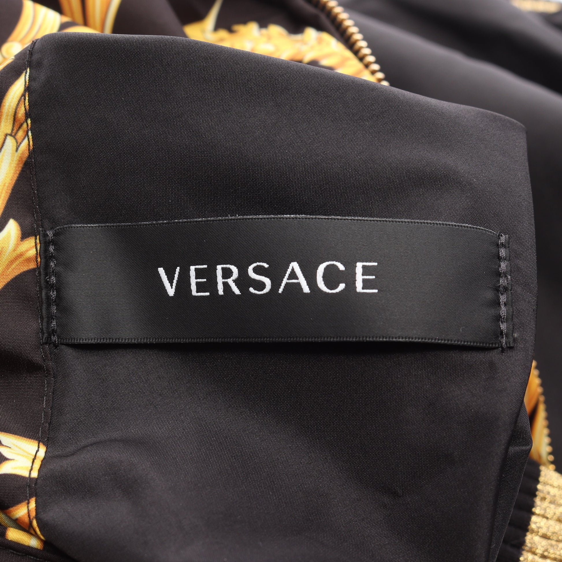 ジップアップ ブルゾン ブラック イエロー リバーシブル 中綿 ヴェルサーチ アウター Versace