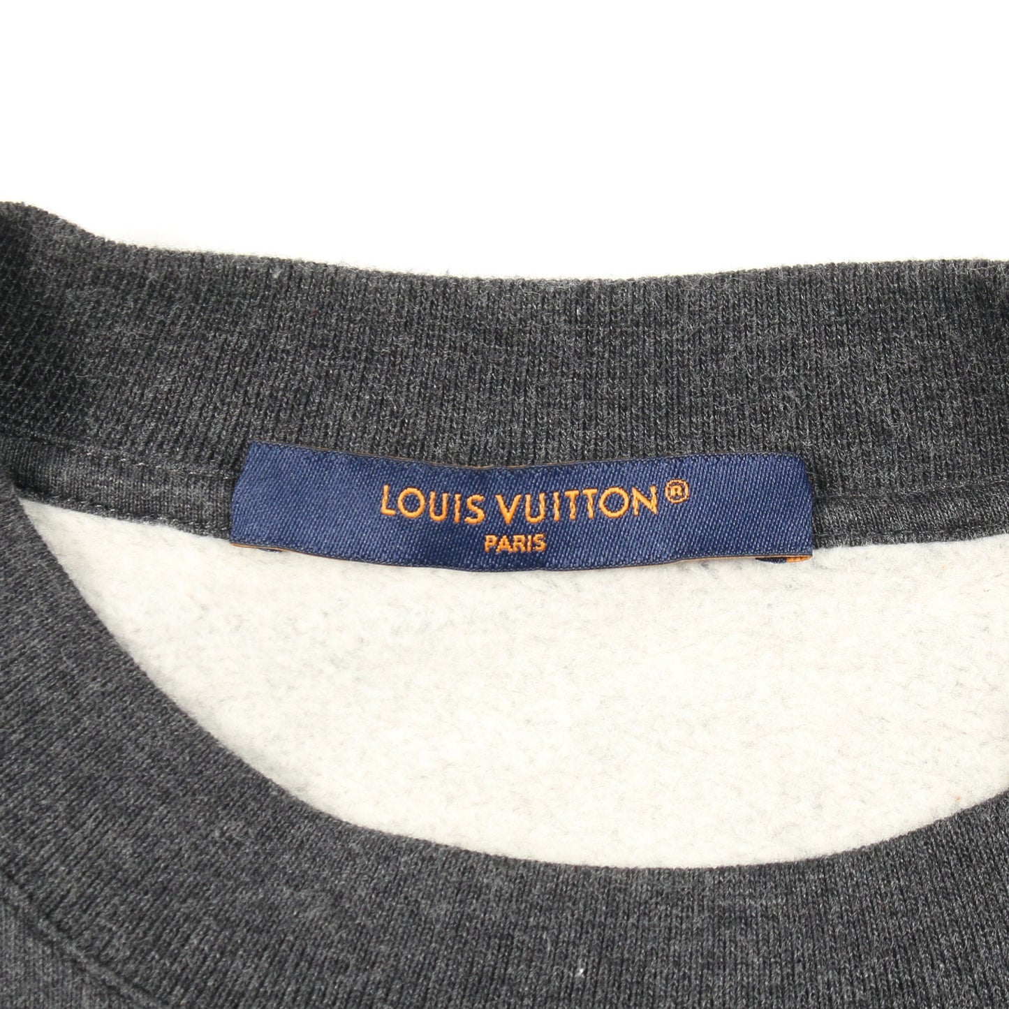 LVロゴ スウェットシャツ クルーネック コットン グレー 裏起毛 ルイヴィトン トップス LOUIS VUITTON