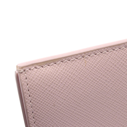 SAFFIANO TAB トライアングルロゴ 二つ折り長財布 サフィアーノレザー ライトピンク プラダ 財布・小物 PRADA