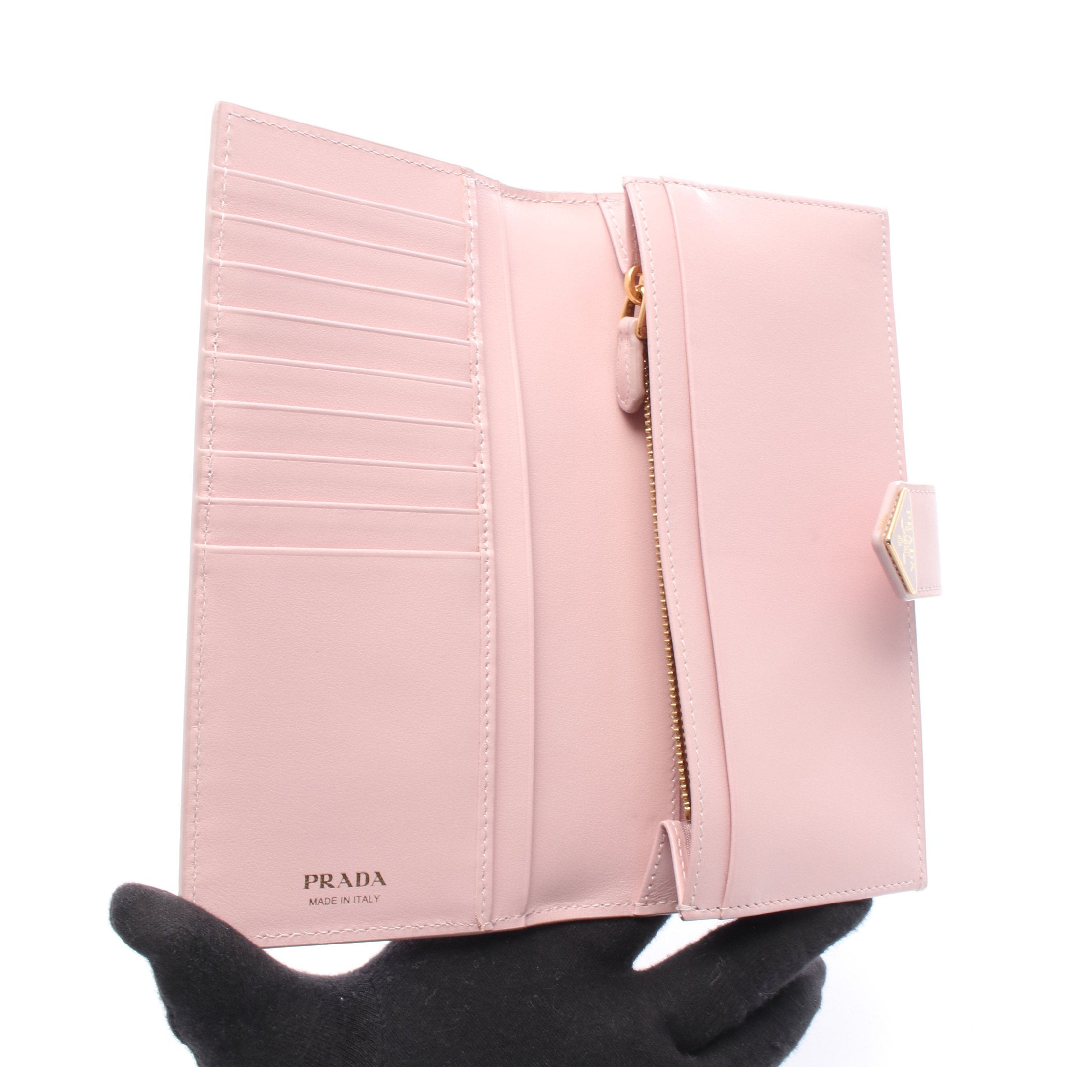 SAFFIANO TAB トライアングルロゴ 二つ折り長財布 サフィアーノレザー