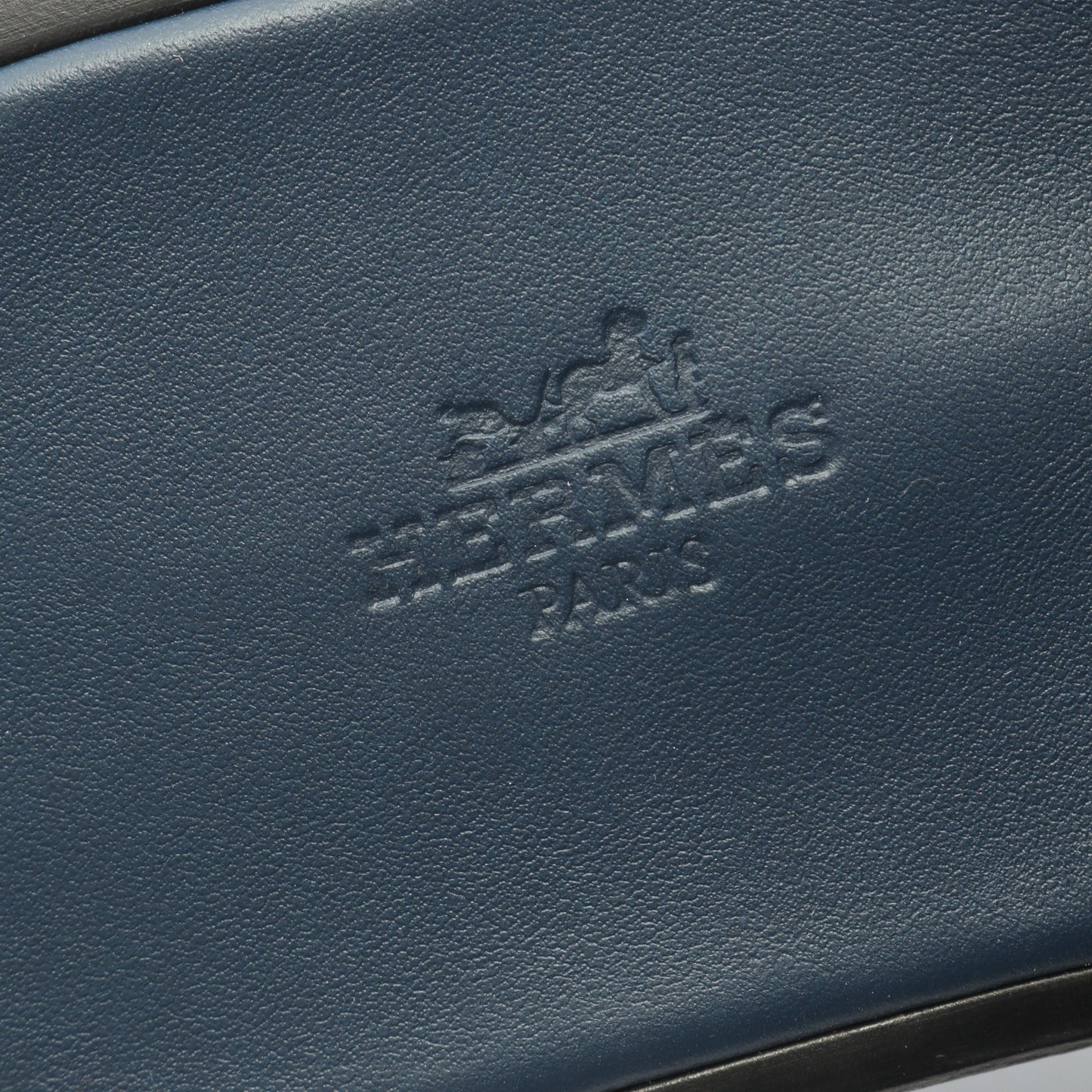 イズミール スライドサンダル レザー ダークブルー ブラック エルメス シューズ HERMES