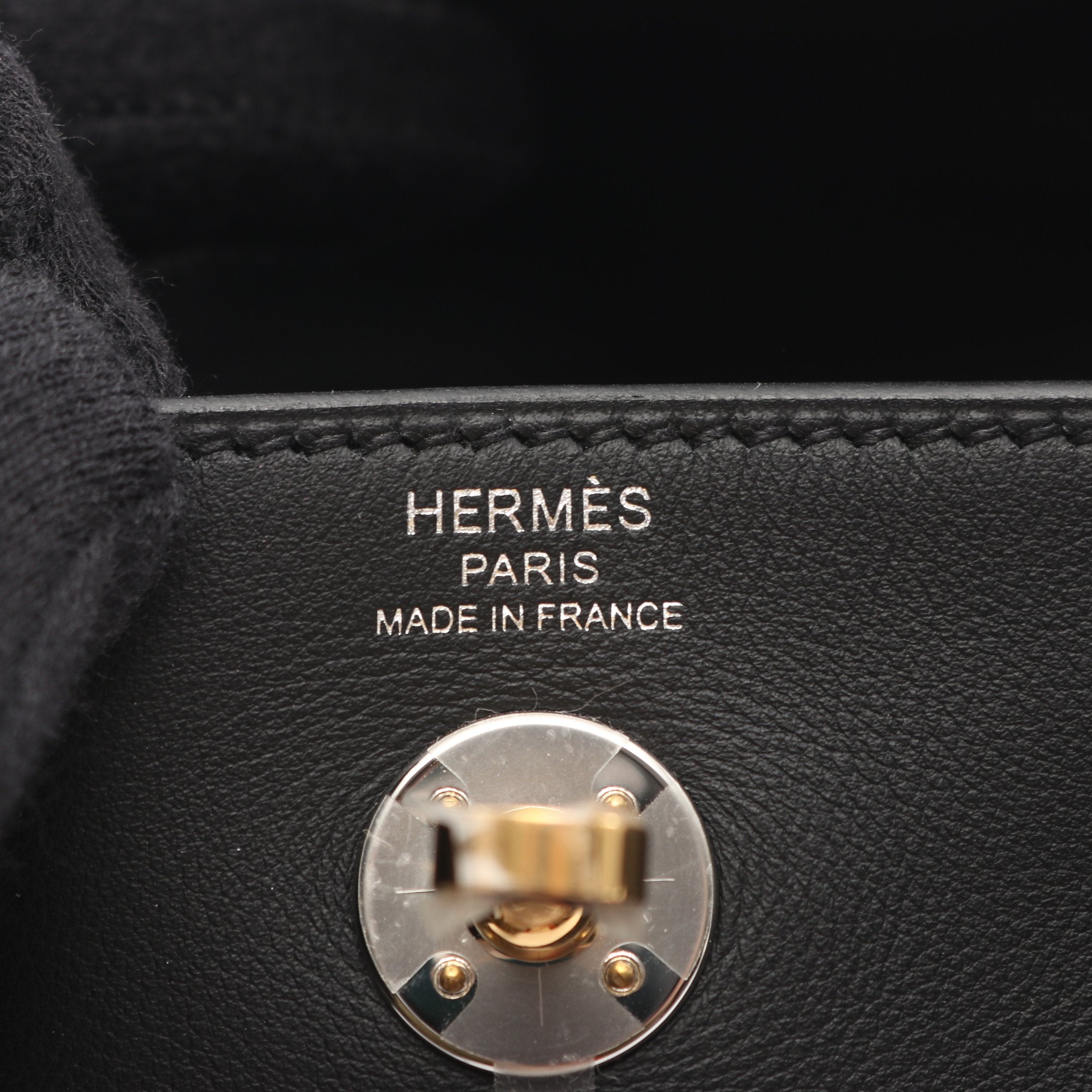 エルメス HERMES リンディ ミニ ショルダーバッグ バッグ レザー ヴォースイフト ヴォースイフト K刻印（2025年製造） レディース ブラック系 【中古】 リンディ ミニ ショルダーバッグ ヴォースイフト ブラック エレクトラ