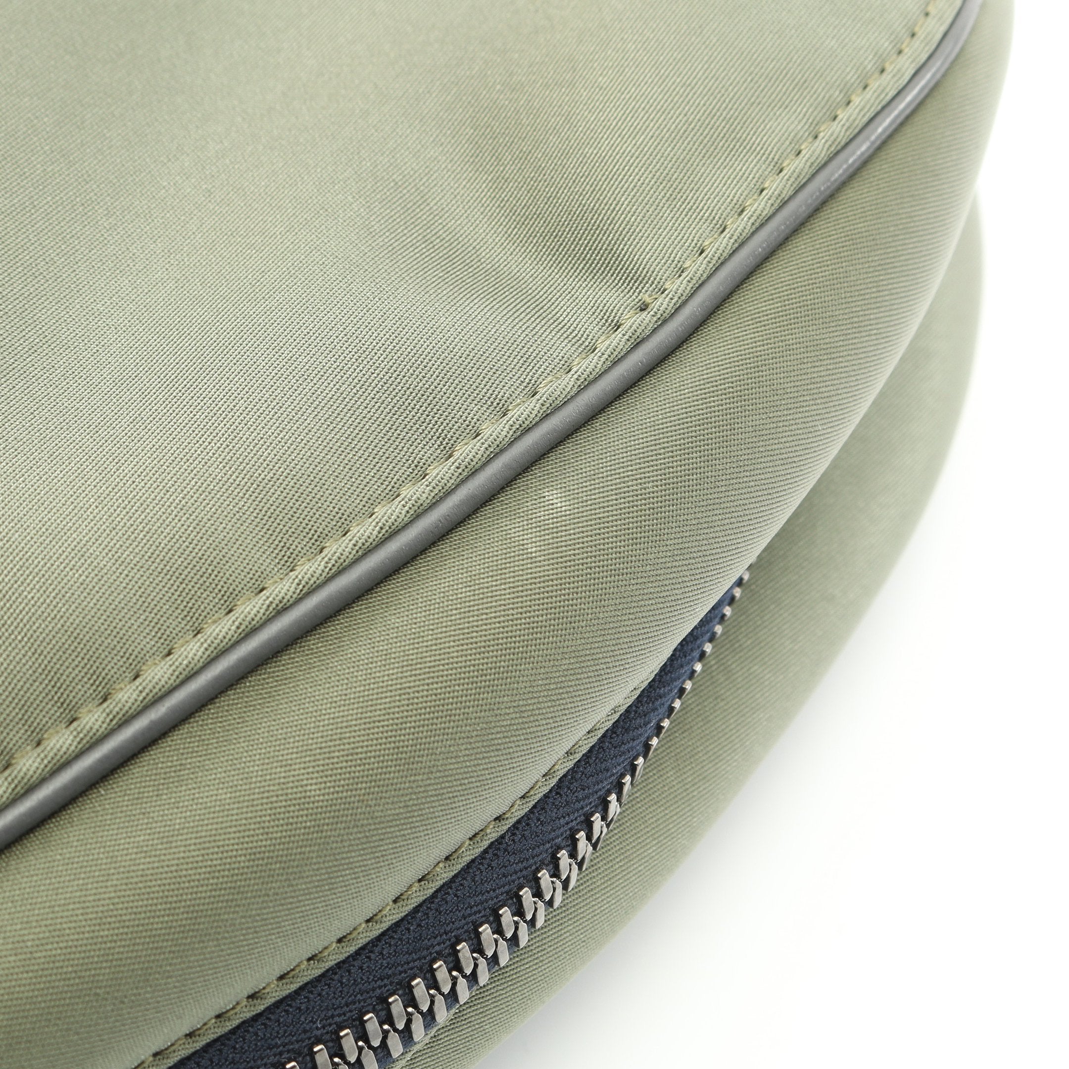 s*様 Dior Homme ボディバッグ オリーブグリーン Bifold Card Holder Bright Green Dior Clover Embossed Calfskin | DIOR