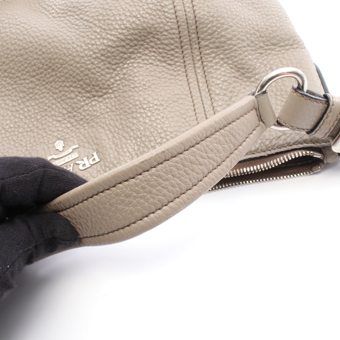 ワンショルダーバッグ レザー グレーベージュ プラダ バッグ PRADA