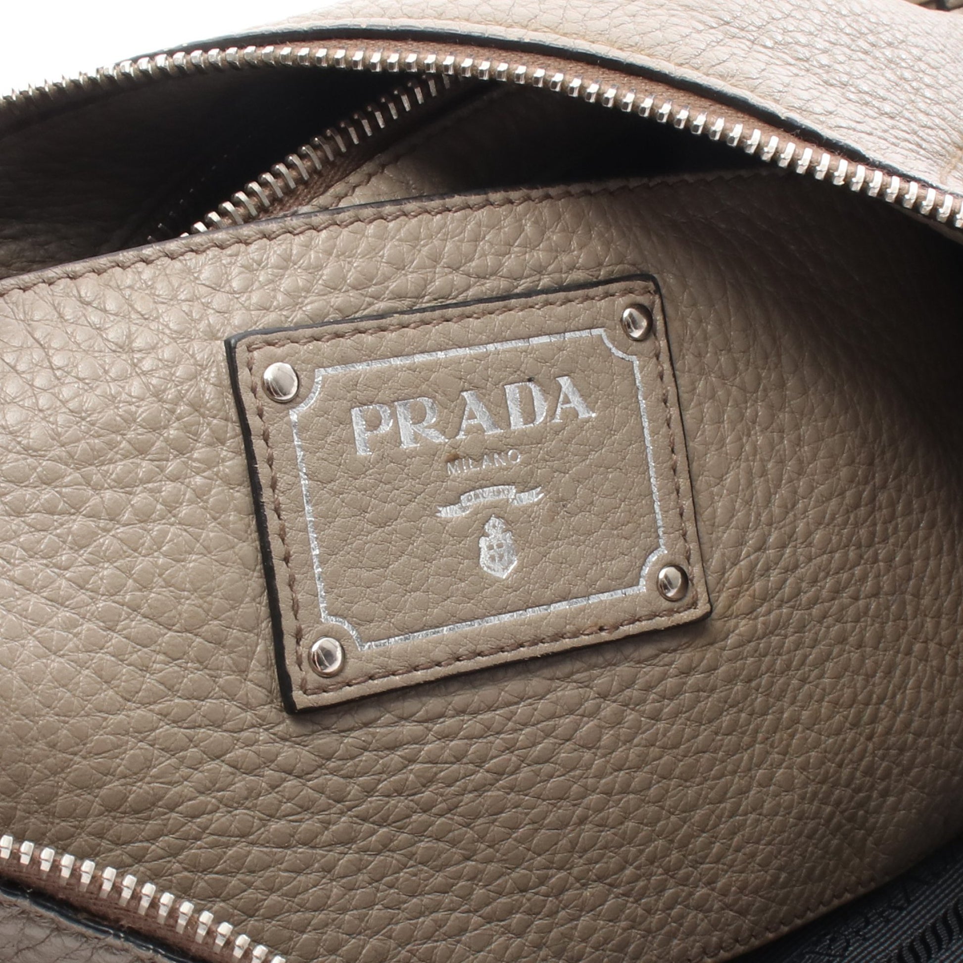 ワンショルダーバッグ レザー グレーベージュ プラダ バッグ PRADA