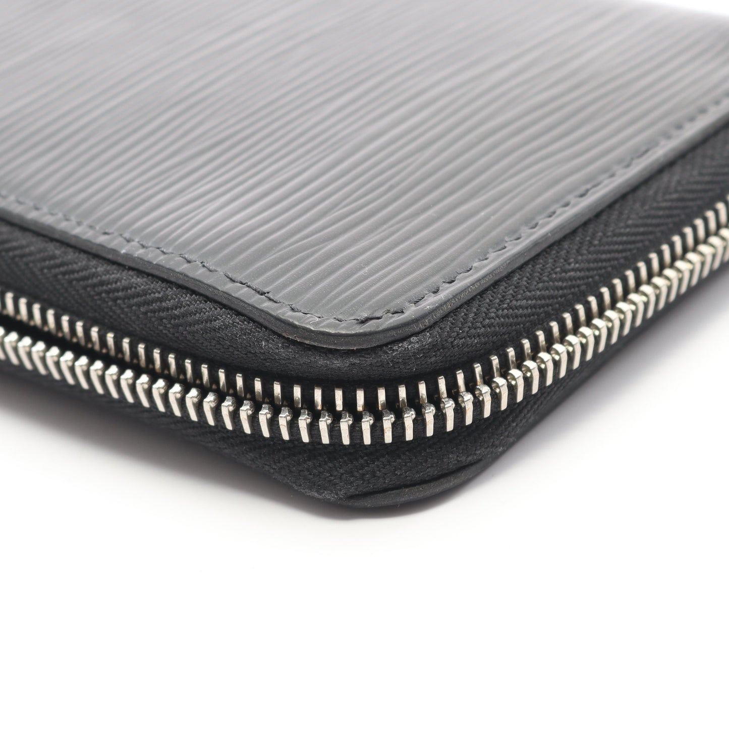 ジッピー ウォレット ヴェルティカル エピ ノワール ラウンドファスナー長財布 レザー ブラック ルイヴィトン 財布・小物 LOUIS VUITTON