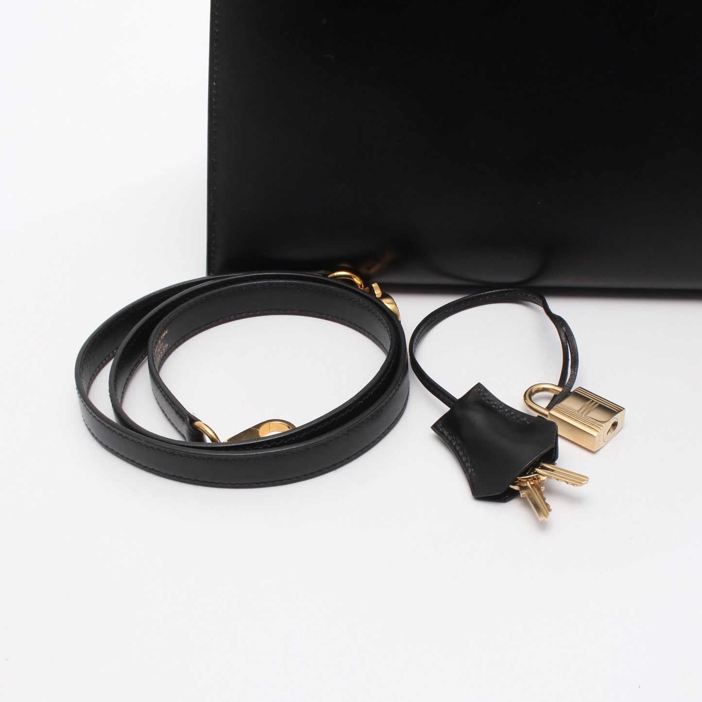ケリー32 ハンドバッグ ボックスカーフ ブラック ゴールド金具 外縫い 2WAY ○V刻印 エルメス バッグ HERMES