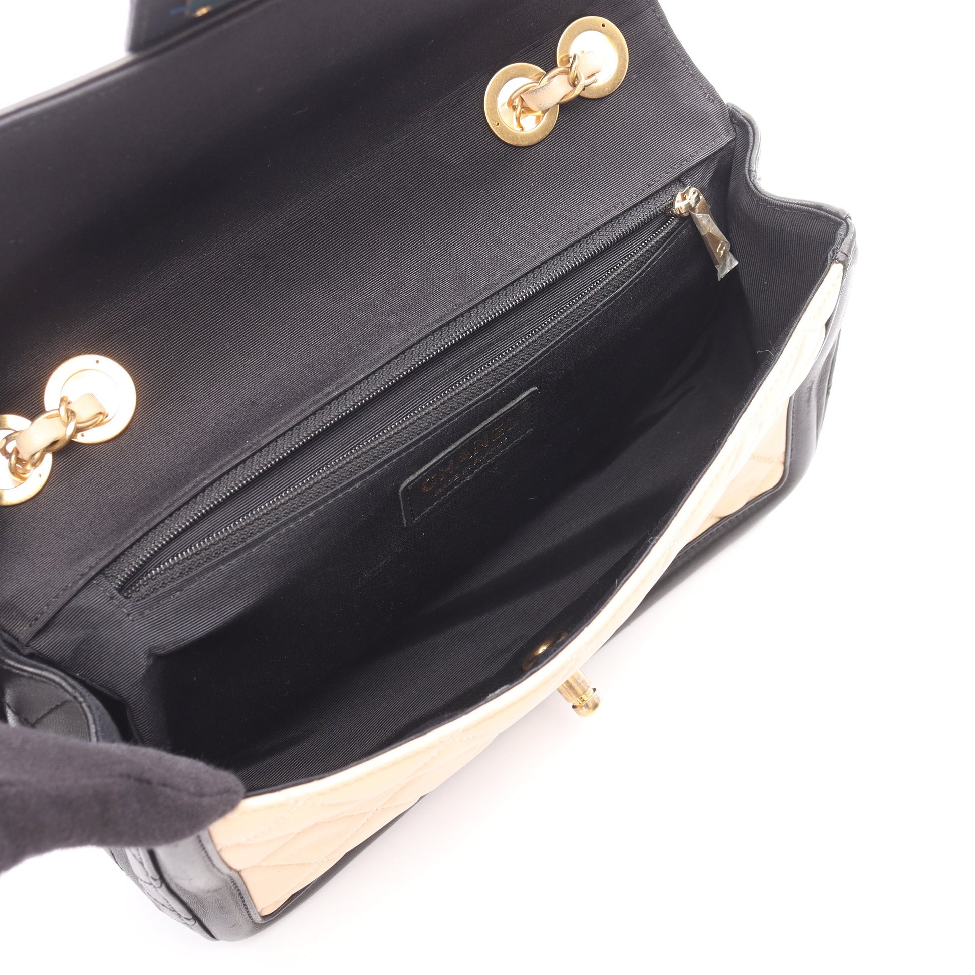 マトラッセ チェーンショルダーバッグ ラムスキン ブラック ベージュ ゴールド金具 シャネル バッグ CHANEL