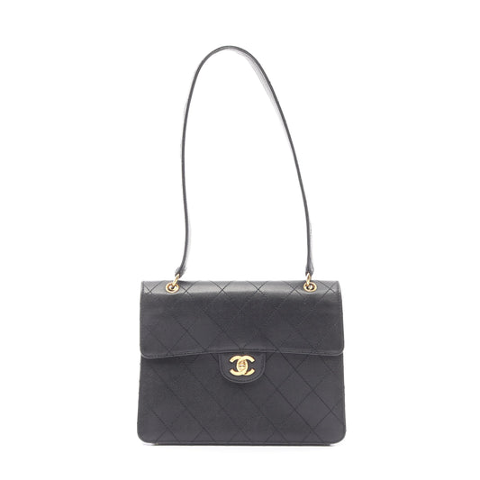 マトラッセ ショルダーバッグ キャビアスキン ブラック ゴールド金具 シャネル