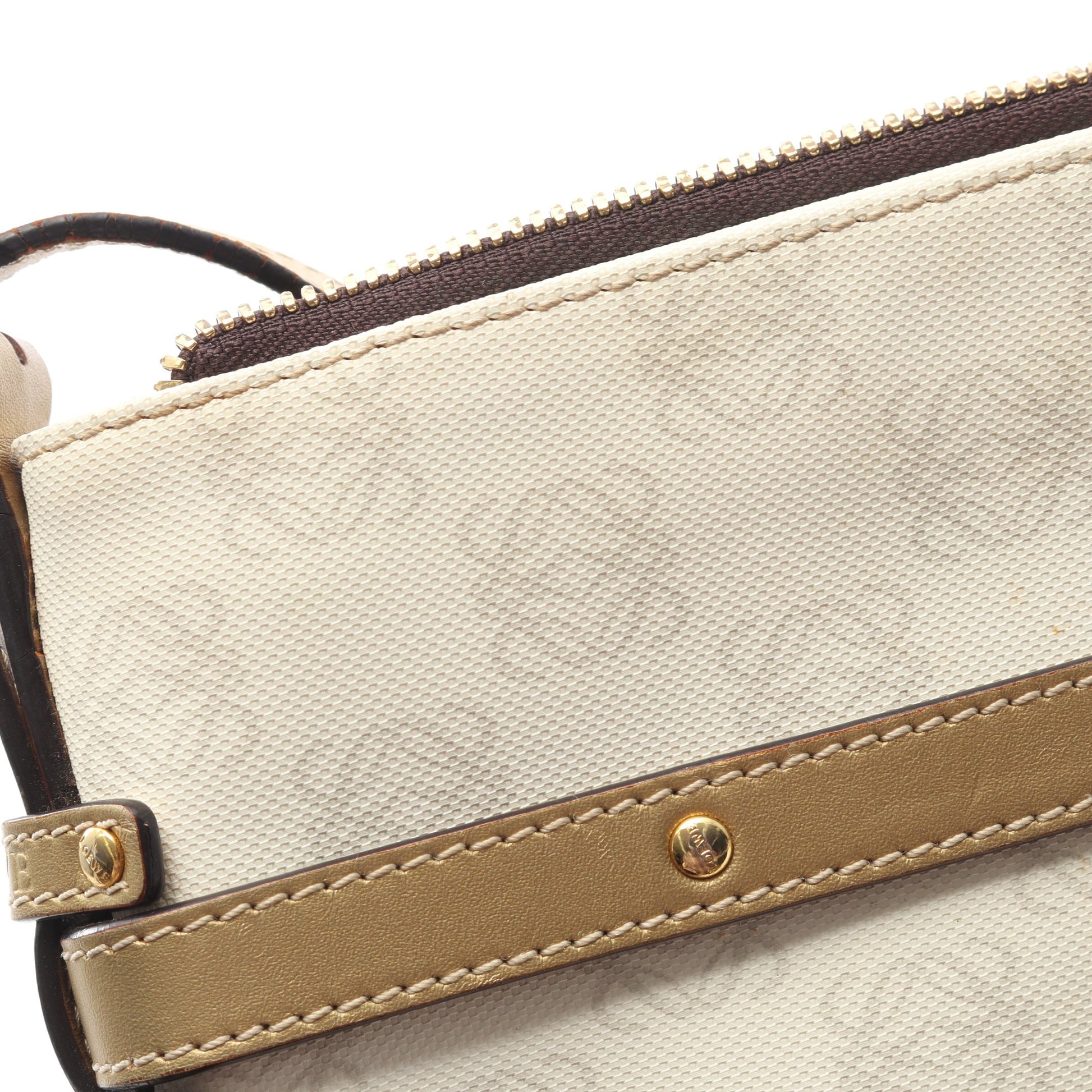 リピートアナグラム ショルダーバッグ PVC レザー ホワイト ゴールド ロエベ バッグ LOEWE