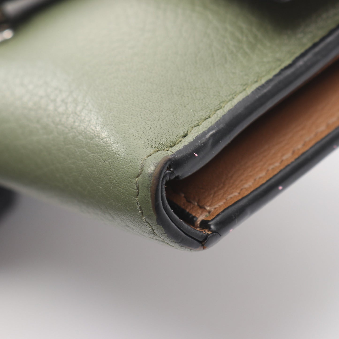 バーティカル ウォレット スモール 三つ折り財布 レザー グリーン グレーベージュ ロエベ
