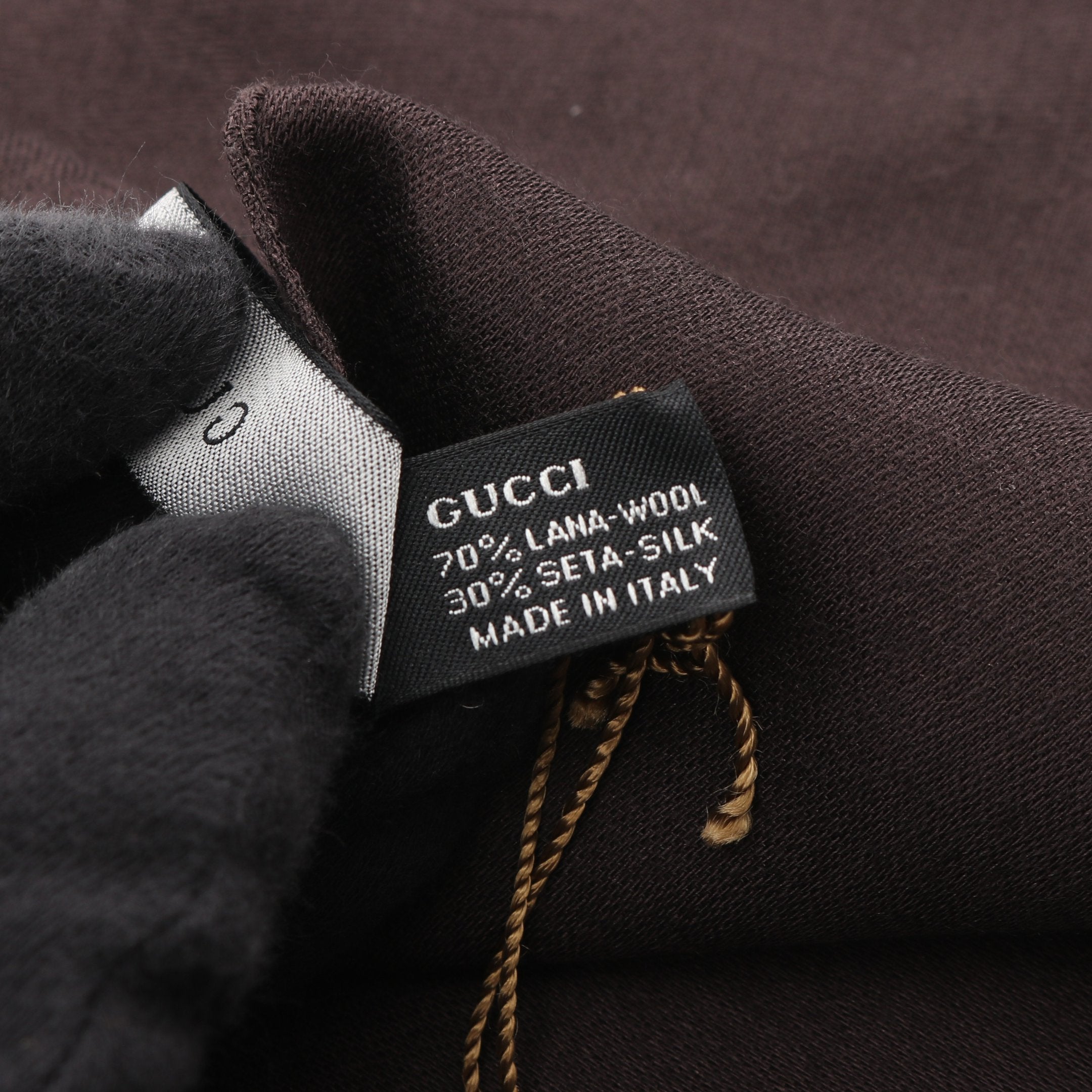 GUCCI グッチ　ストール　ウール？　Gマーク柄　ダークブラウン　ユニセックス GUCCI（グッチ） ストール ウール シルク GG柄 ショール 薄手 ブラウン