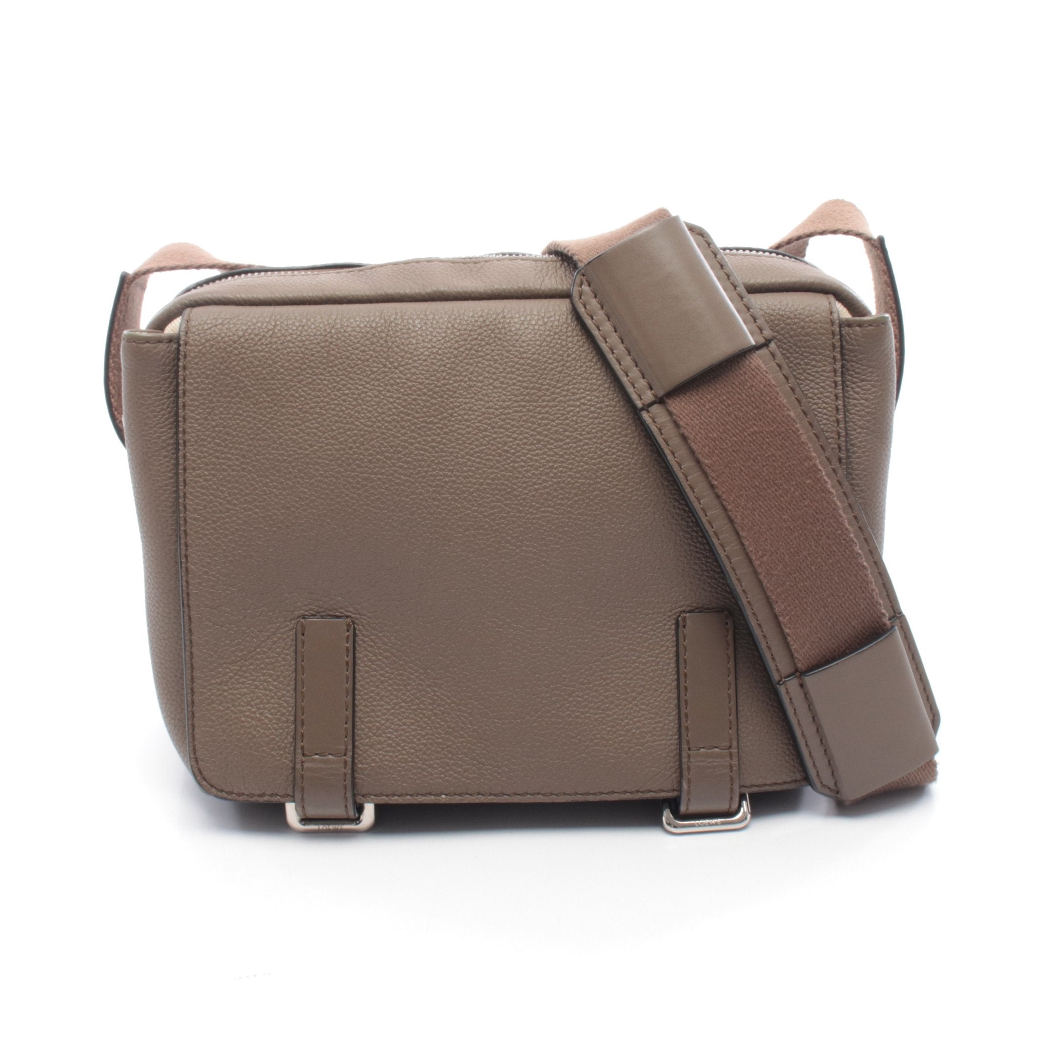 LOEWE(ロエベ) ショルダーバッグ ミリタリーメッセンジャーバッグXS ブラウン レザー LOEWE】ロエベ『ミリタリー メッセンジャーバッグXS』メンズ