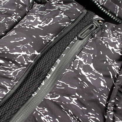 DESCENTE ALLTERRAIN/水沢ダウン × atmos MOUNTAINEER ダウンジャケット カモフラージュ ナイロン ブラック フード付き デサント オルテライン/ミズサワダウン アウター DESCENTE ALLTERRAIN/水沢ダウン