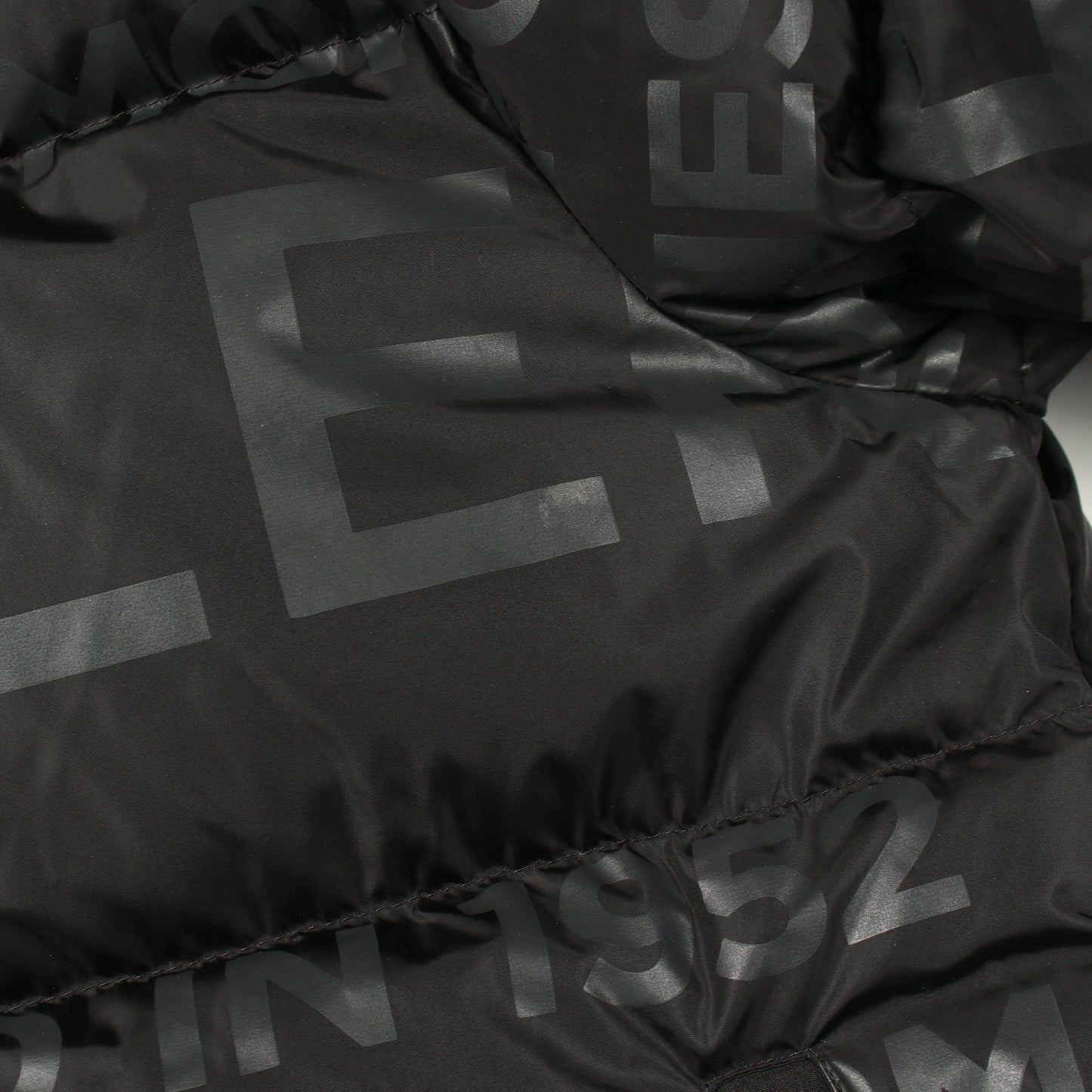 TARENTAISE ダウンジャケット ナイロン ブラック モンクレール アウター MONCLER
