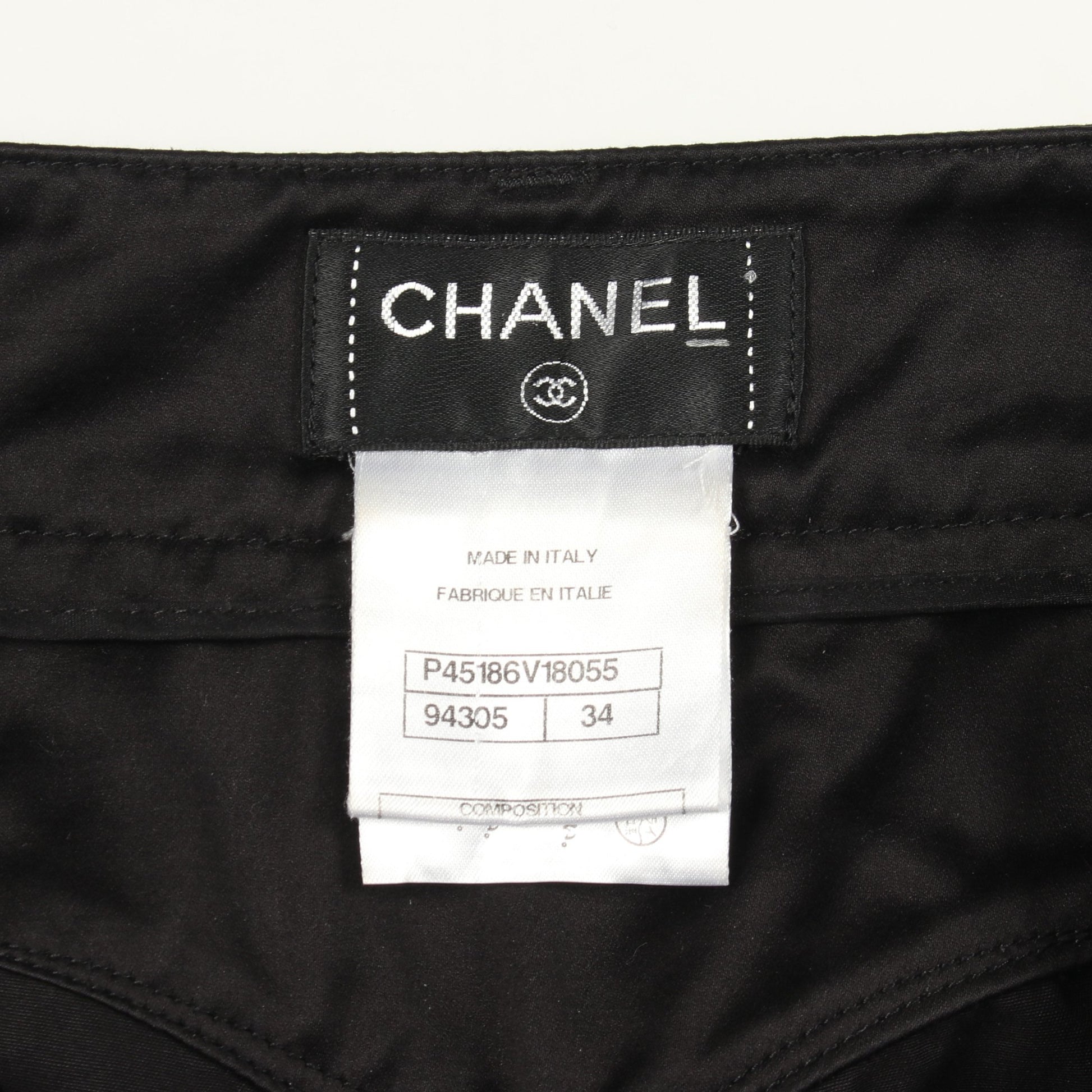 ココマーク ラインストーンフラワーボタン ハーフ パンツ コットン ブラック シャネル ボトムス CHANEL