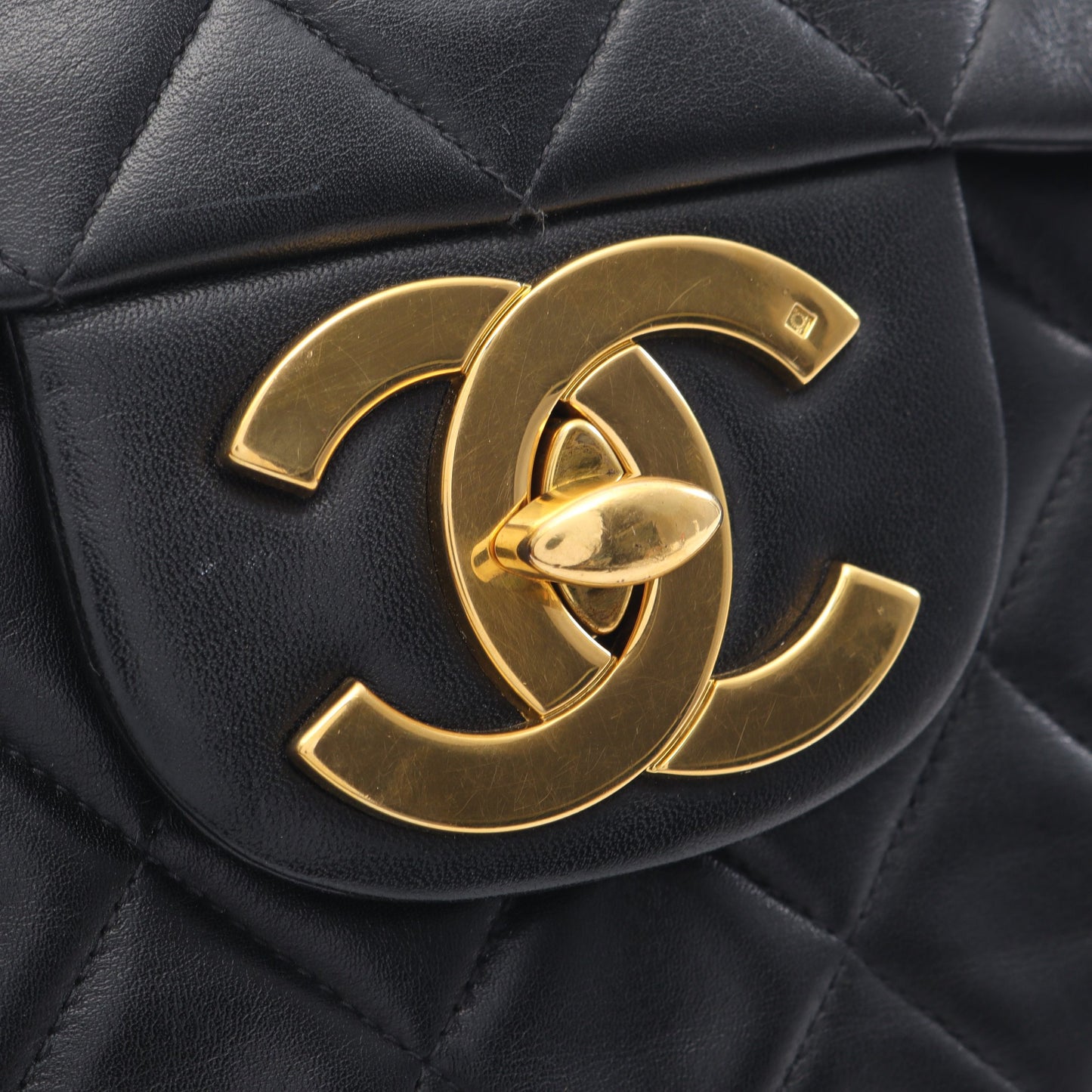 デカマトラッセ34 Wチェーンショルダーバッグ ラムスキン ブラック ゴールド金具 シャネル