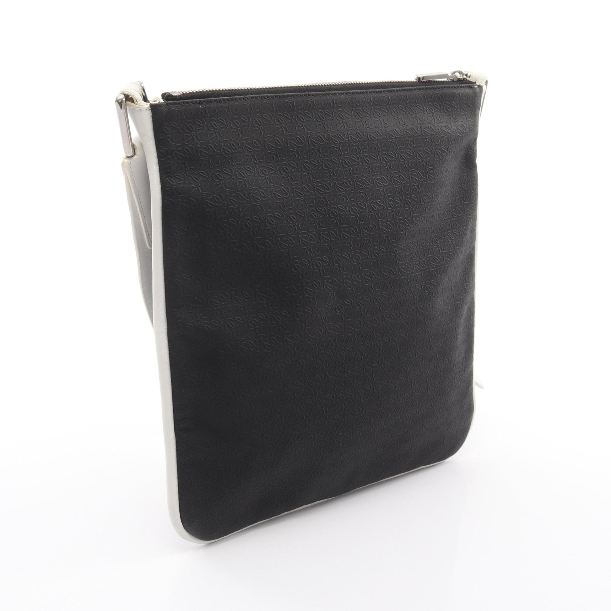 リピートアナグラム ショルダーバッグ PVC レザー ブラック ホワイト ロエベ バッグ LOEWE