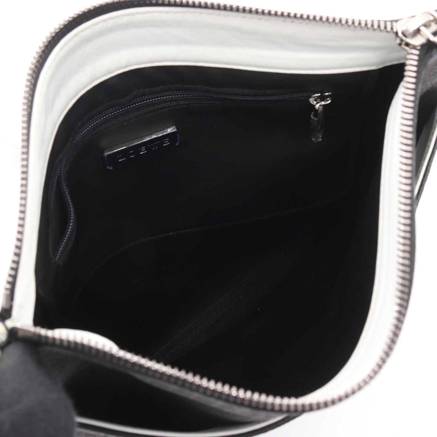 リピートアナグラム ショルダーバッグ PVC レザー ブラック ホワイト ロエベ バッグ LOEWE