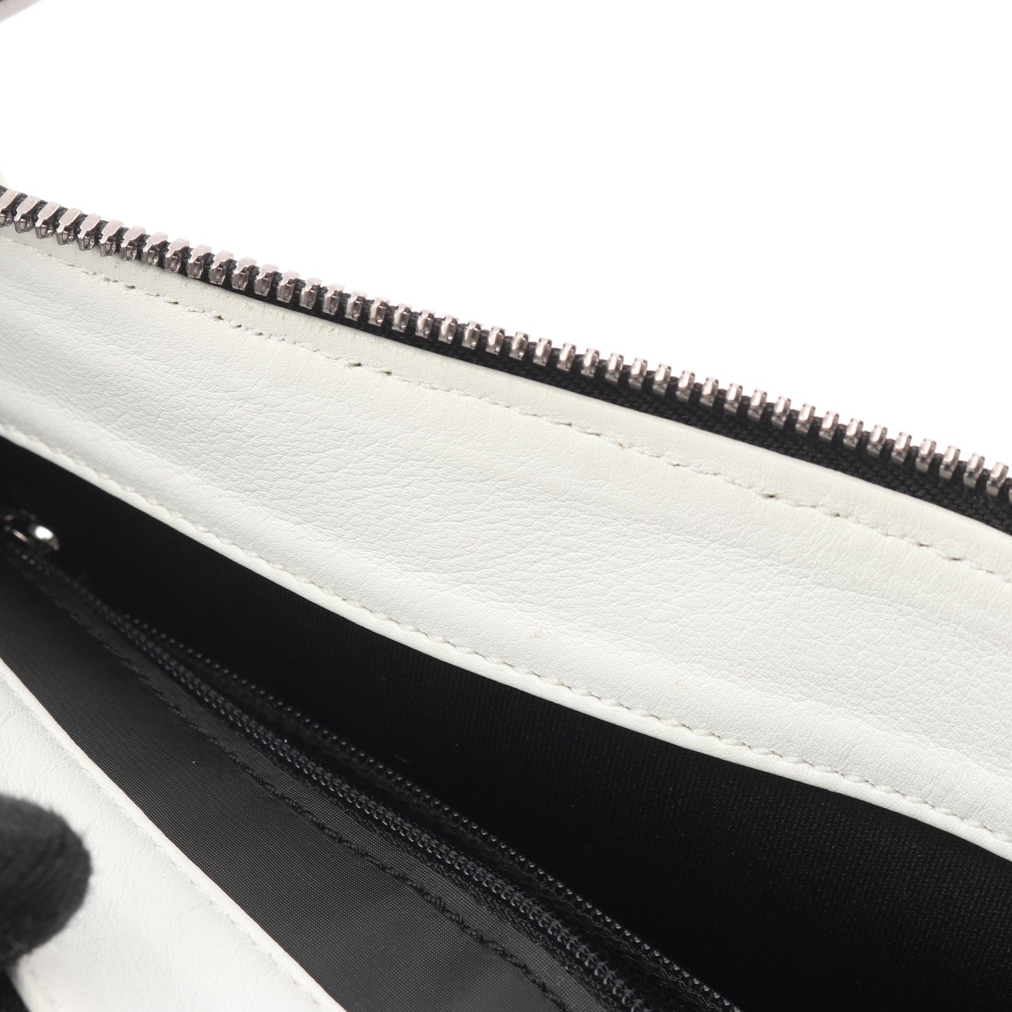 リピートアナグラム ショルダーバッグ PVC レザー ブラック ホワイト ロエベ バッグ LOEWE