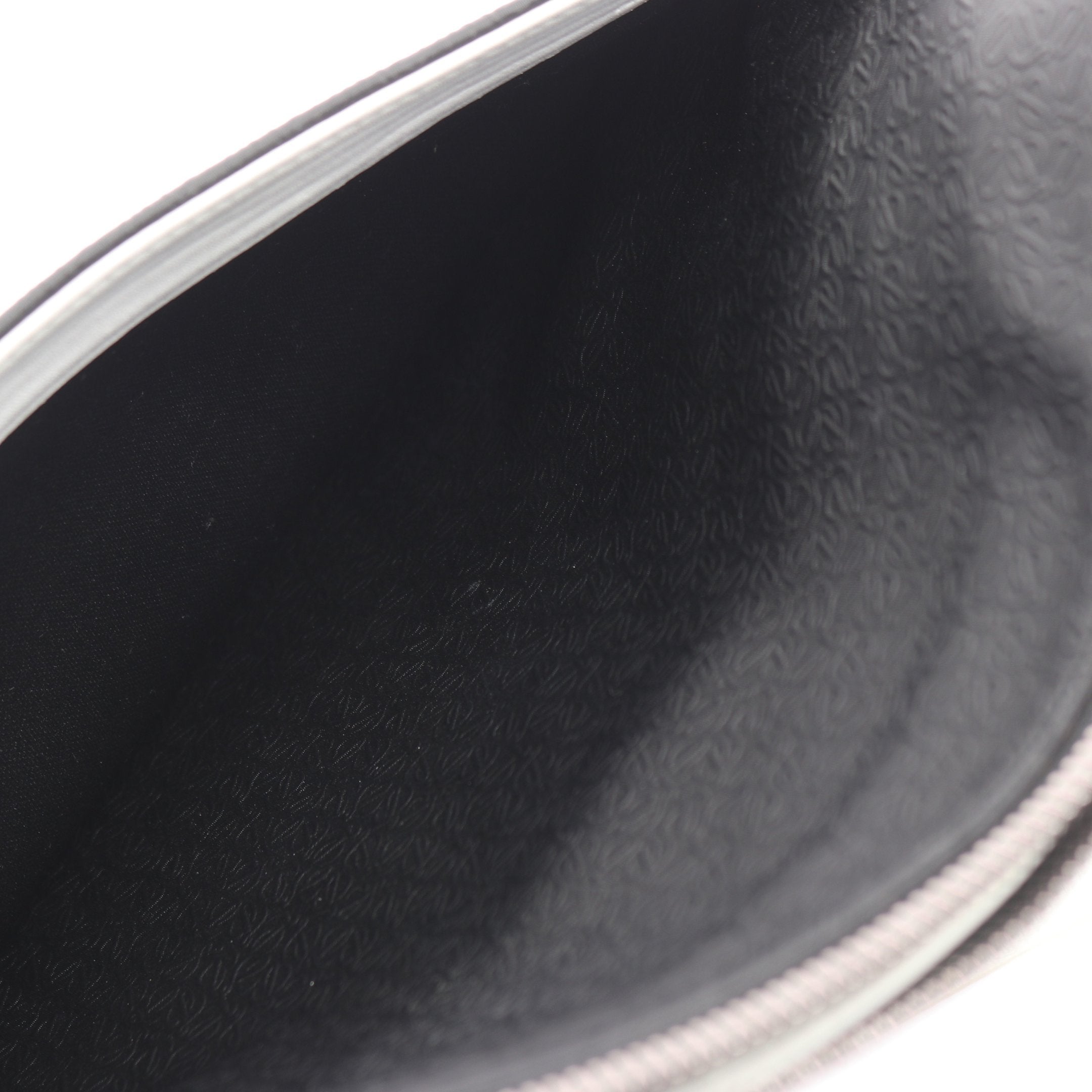 LOEWE(ロエベ) ショルダーバッグ - 黒 PVC(塩化ビニール)×レザー LOEWE（ロエベ） アナグラム 斜め掛け ショルダーバッグ ブラック