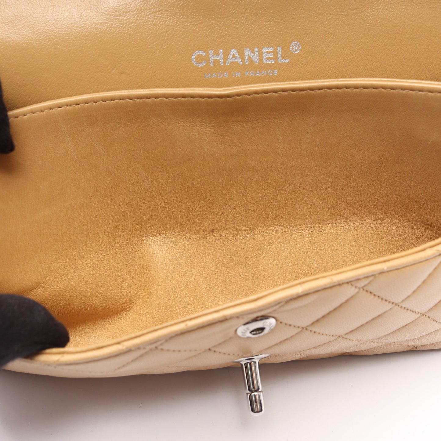 マトラッセ Wフラップ Wチェーンショルダーバッグ ラムスキン ベージュ ゴールド金具 シャネル バッグ CHANEL