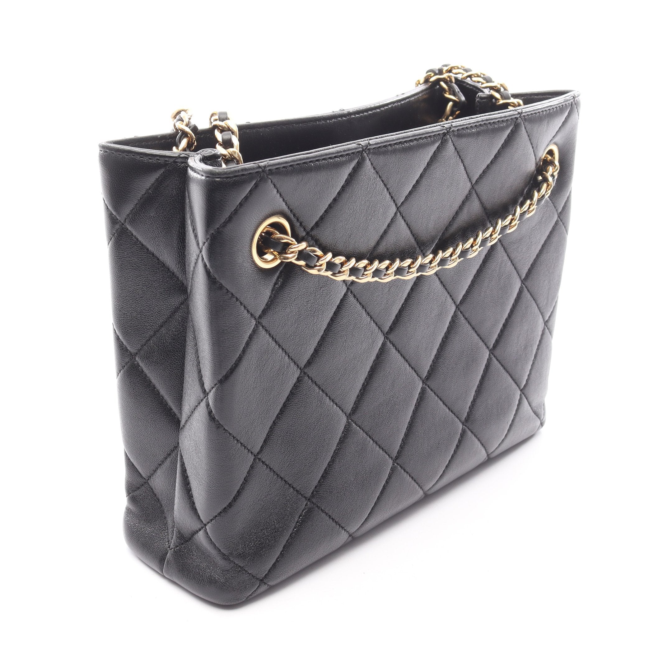 シャネル CHANEL バッグ ショルダーバッグ ブラック シルバー マトラッセ ココマーク ボーイシャネル ラムスキン ガンメタリック金具 チェーンショルダー BOY CHANEL シャネル バッグ レディース ボーイシャネル トップ