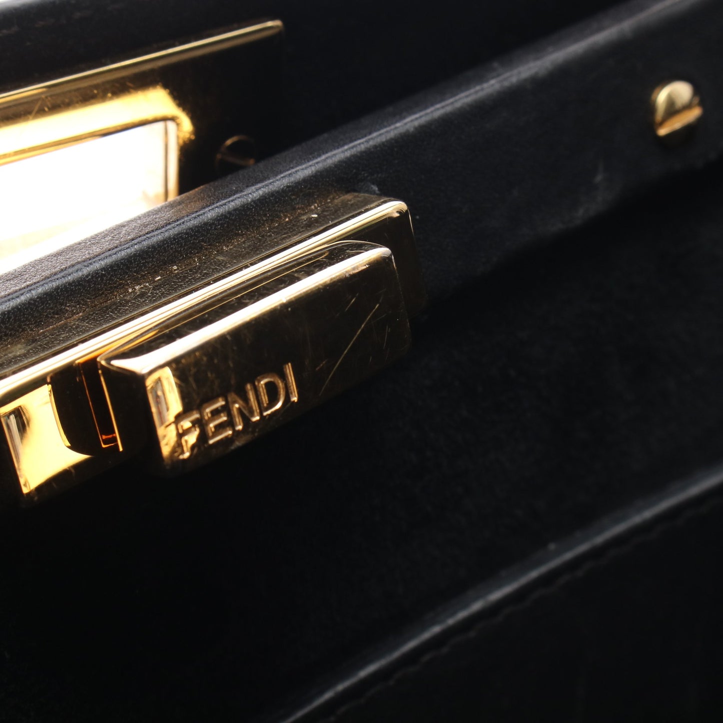 ピーカブー ソフト ミディアム ハンドバッグ レザー ブラック フェンディ バッグ FENDI