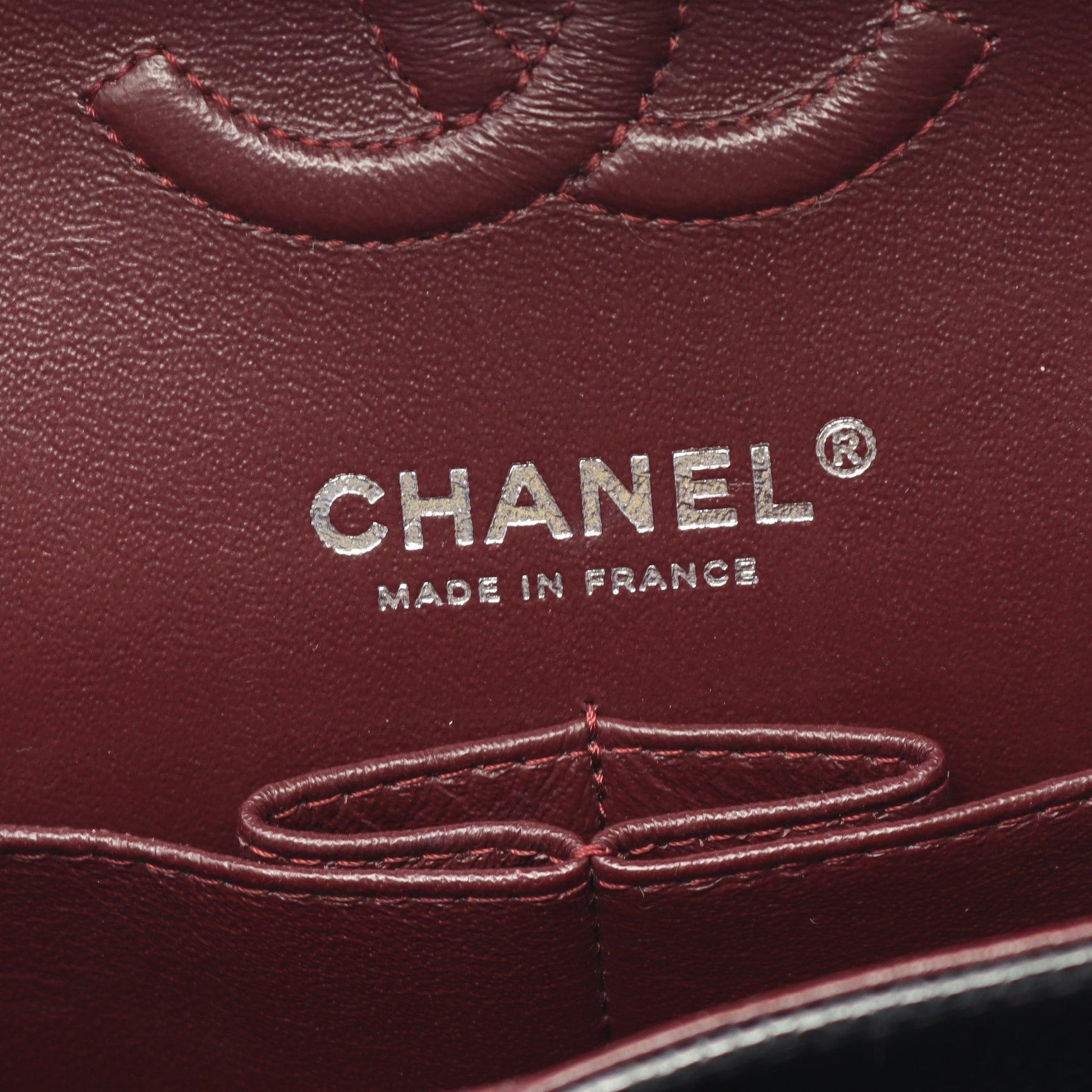 マトラッセ Wフラップ Wチェーンショルダーバッグ キャビアスキン ブラック シルバー金具 シャネル バッグ CHANEL
