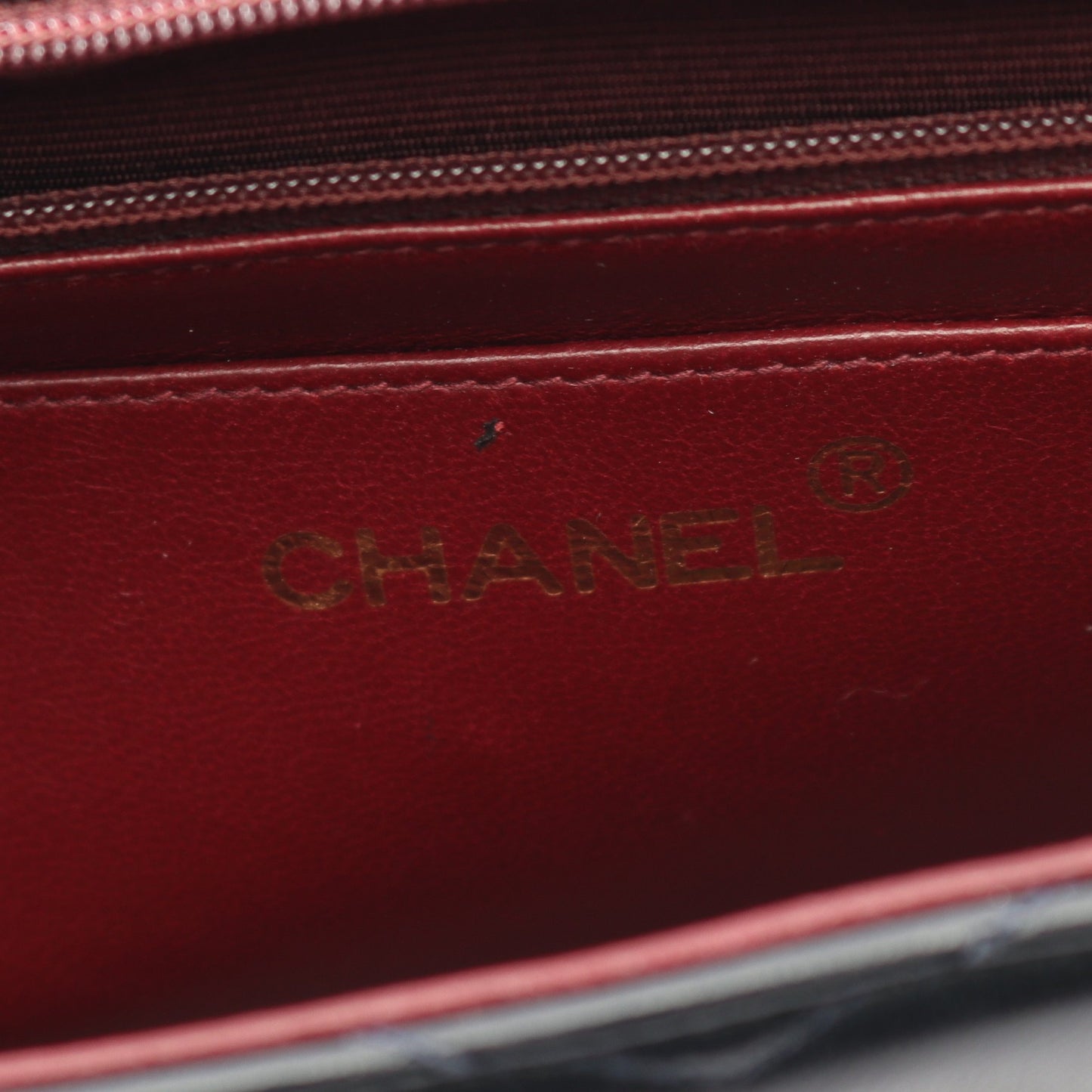 Vステッチ チェーンショルダーバッグ ラムスキン ブラック ゴールド金具 シャネル バッグ CHANEL
