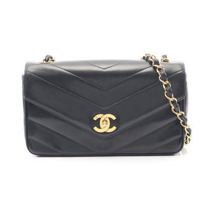 Vステッチ チェーンショルダーバッグ ラムスキン ブラック ゴールド金具 シャネル バッグ CHANEL