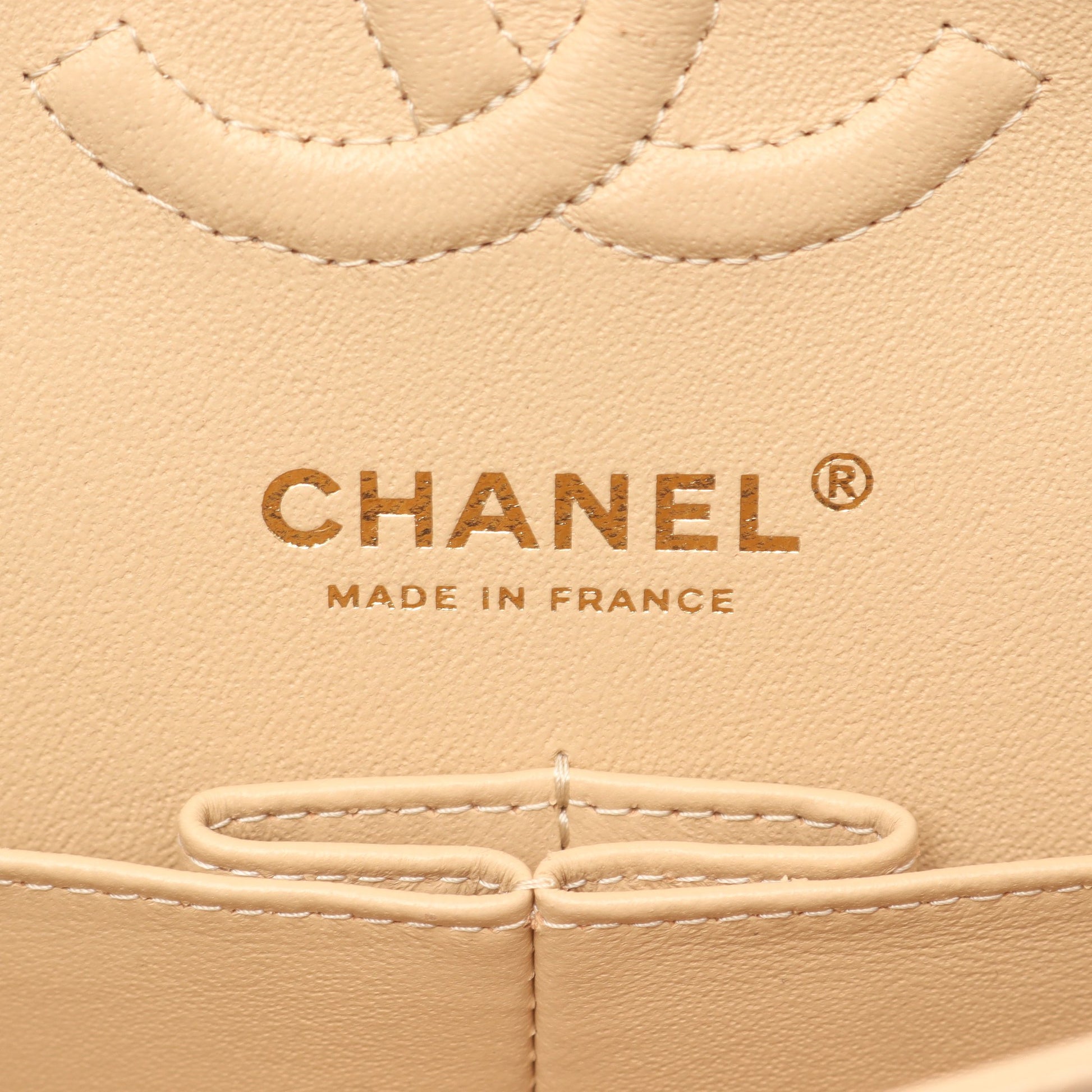 マトラッセ Wフラップ Wチェーンショルダーバッグ キャビアスキン ベージュ ゴールド金具 シャネル バッグ CHANEL