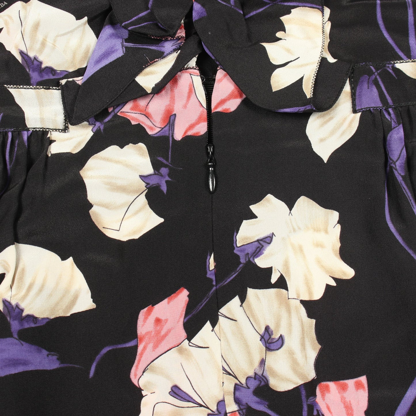ワンピース ノースリーブ 花柄 シルク ブラック マルチカラー フリル プラダ ワンピース PRADA