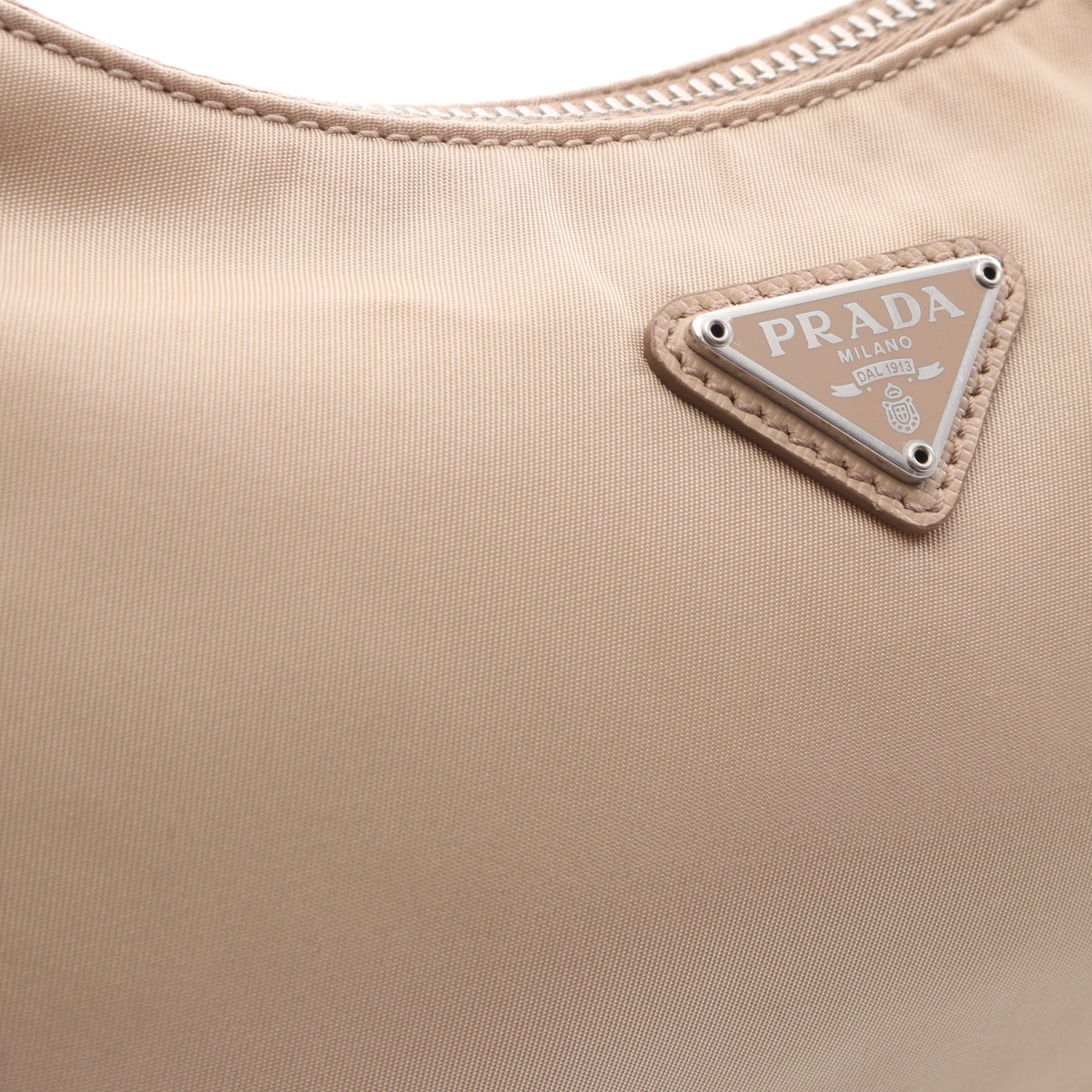 Re-Edition 2005 チェーンショルダーバッグ ナイロン レザー ベージュ プラダ バッグ PRADA