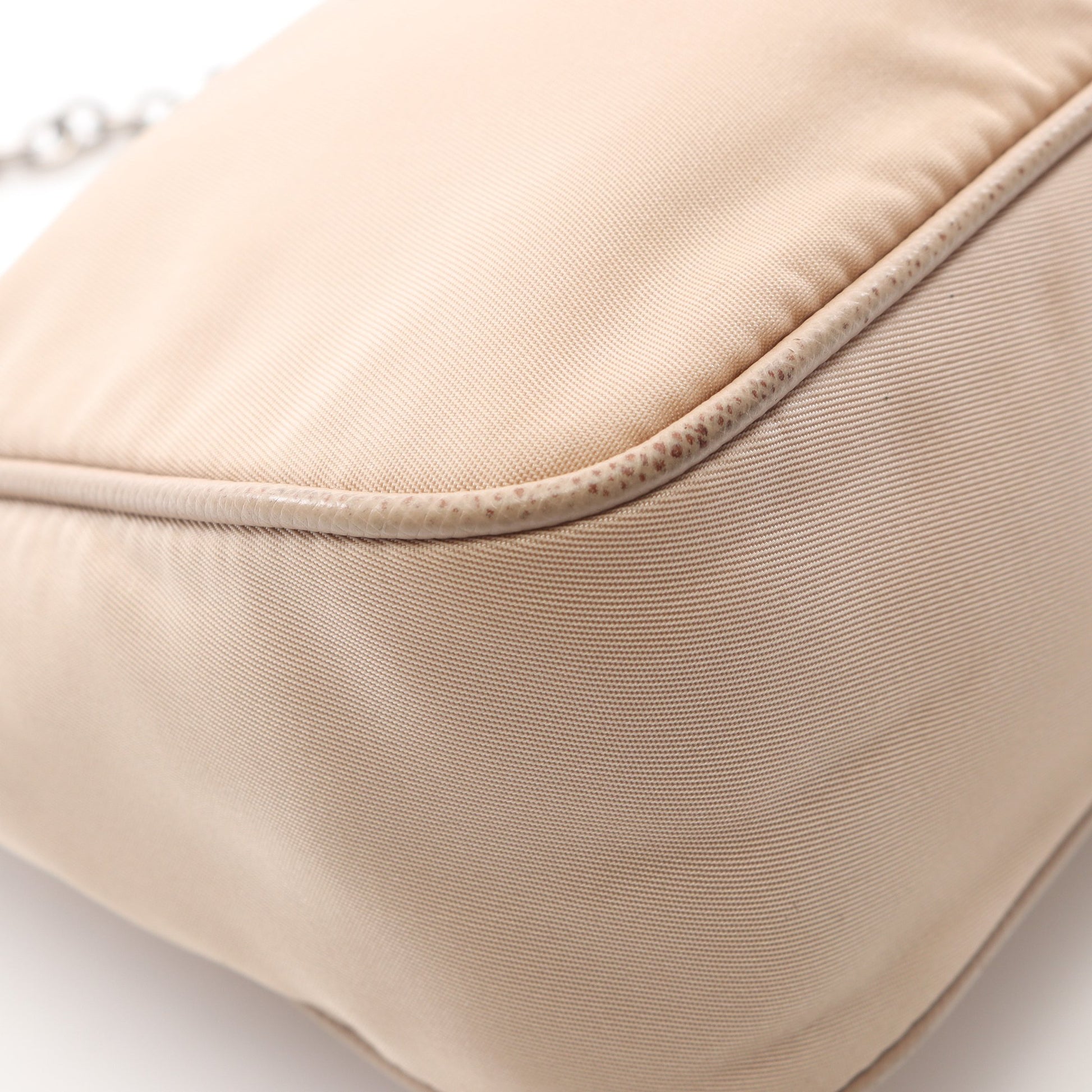 Re-Edition 2005 チェーンショルダーバッグ ナイロン レザー ベージュ プラダ バッグ PRADA