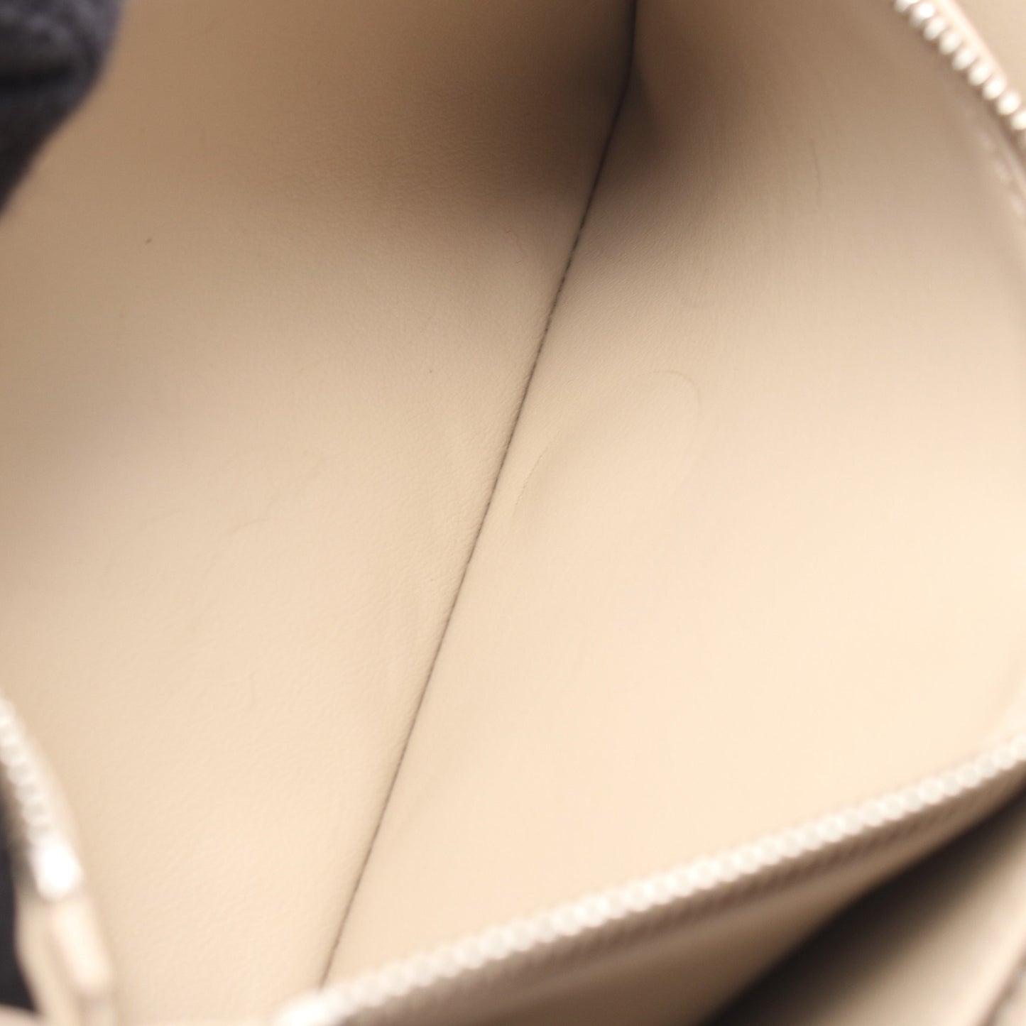 ジッピーウォレット マヒナ ガレ ラウンドファスナー長財布 レザー グレーベージュ ルイヴィトン 財布・小物 LOUIS VUITTON