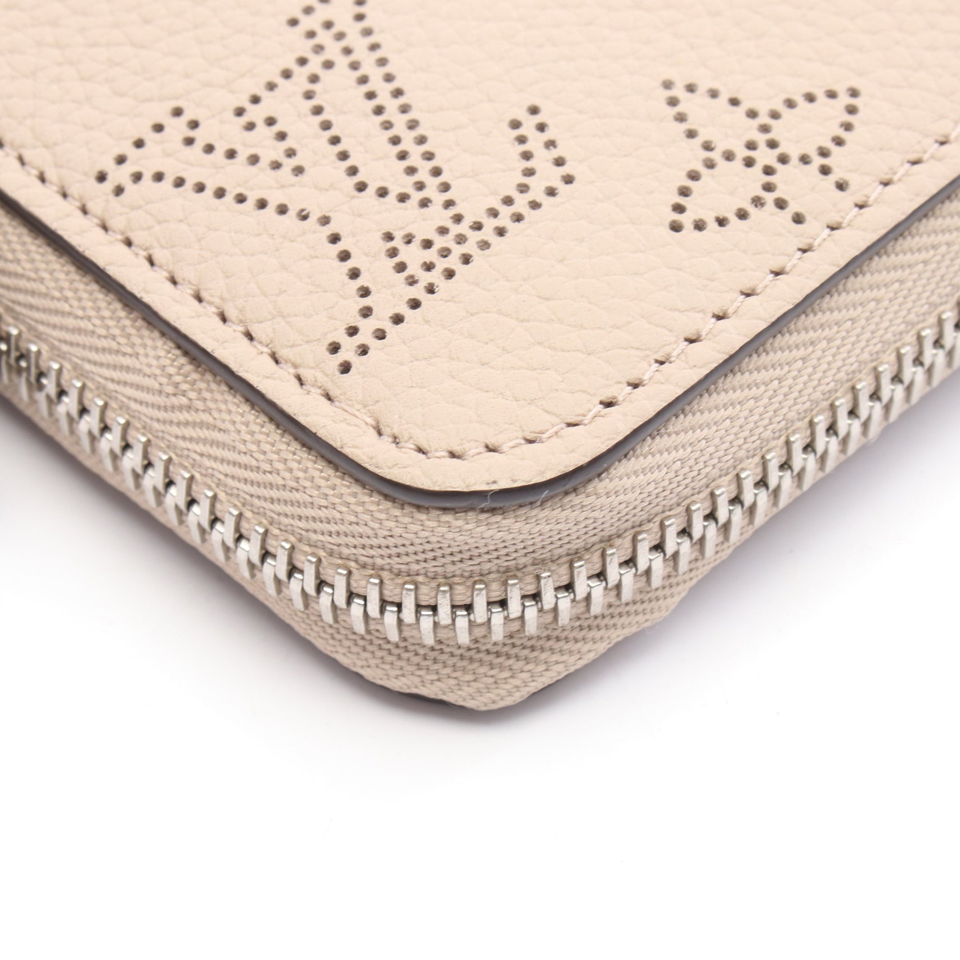 ジッピーウォレット マヒナ ガレ ラウンドファスナー長財布 レザー グレーベージュ ルイヴィトン 財布・小物 LOUIS VUITTON