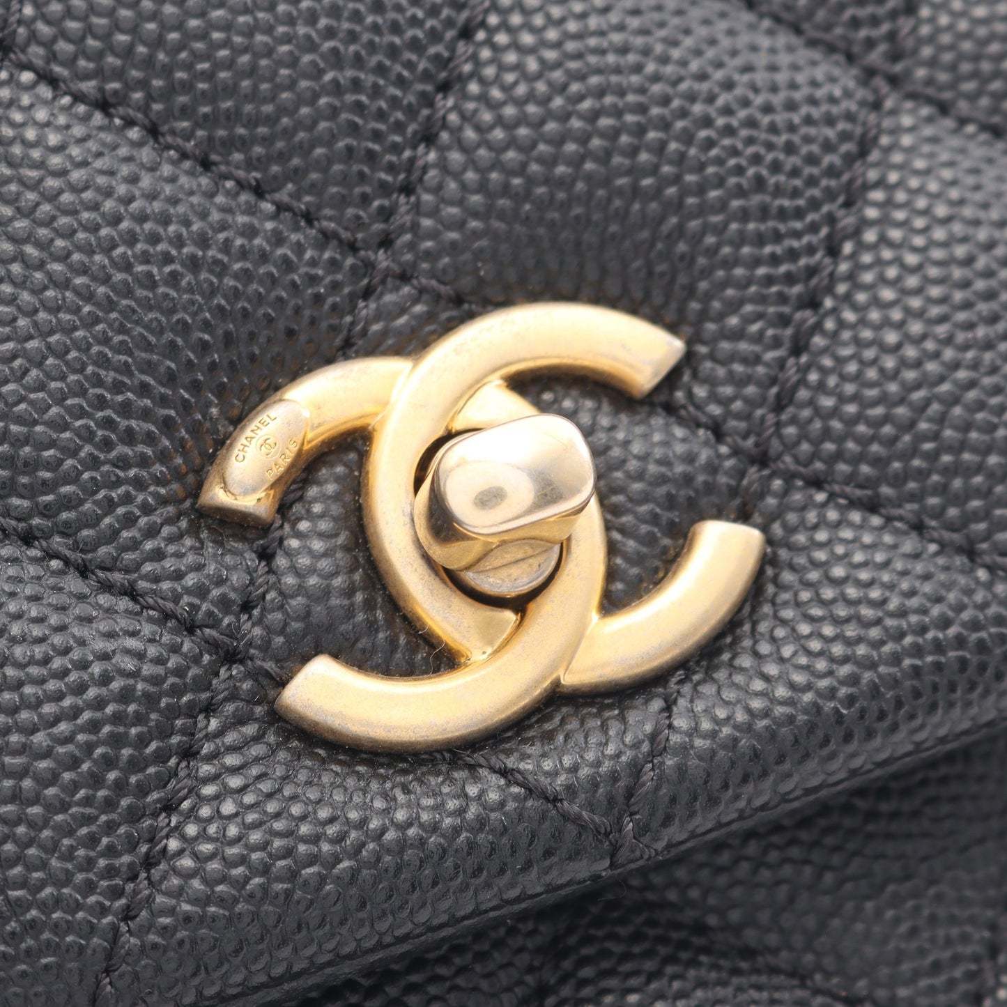 ココハンドル フラップ マトラッセ ハンドバッグ キャビアスキン ブラック ゴールド金具 2WAY シャネル バッグ CHANEL